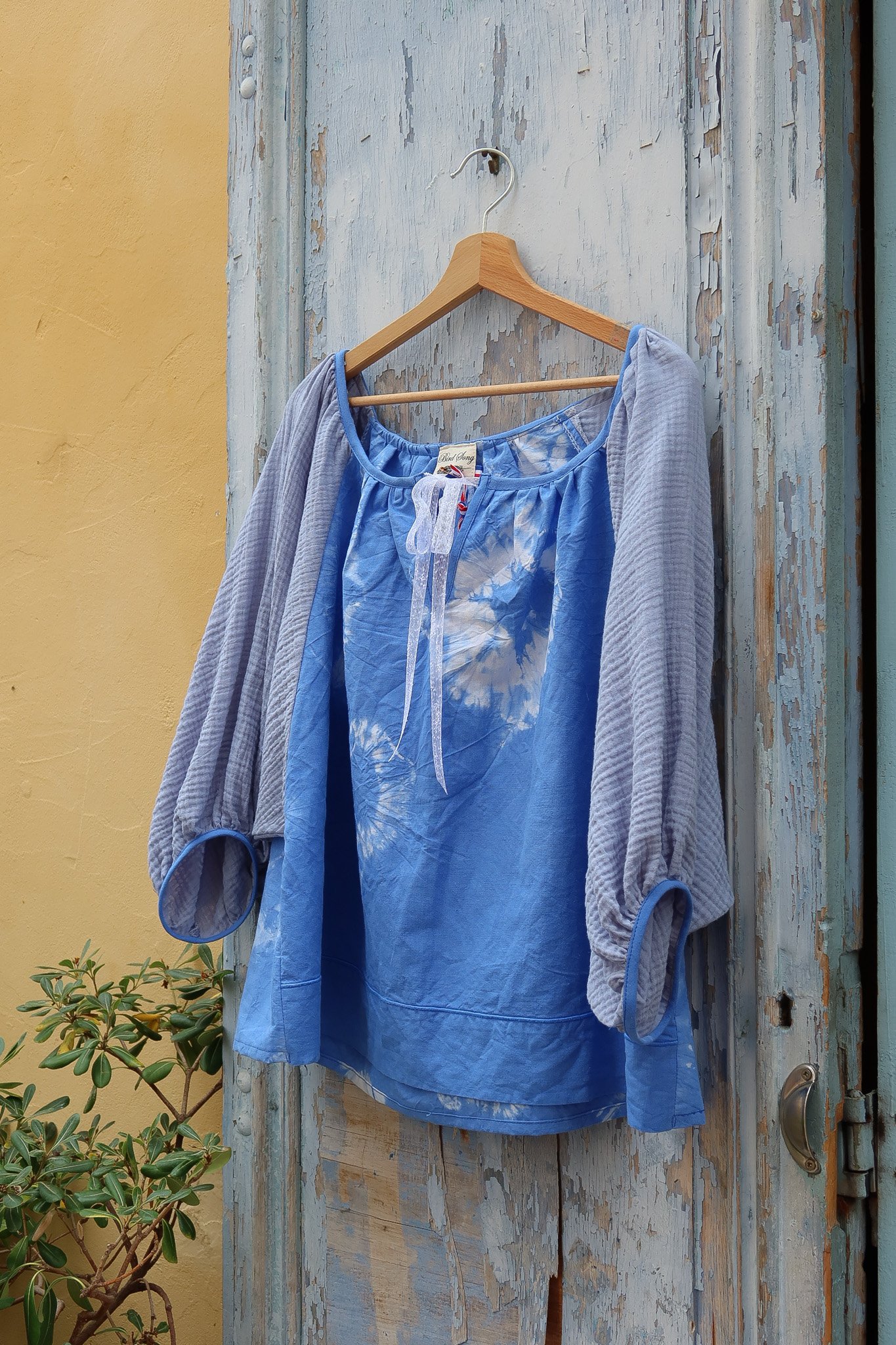 Blouse Andrea bleue - Birdsong 3.jpg