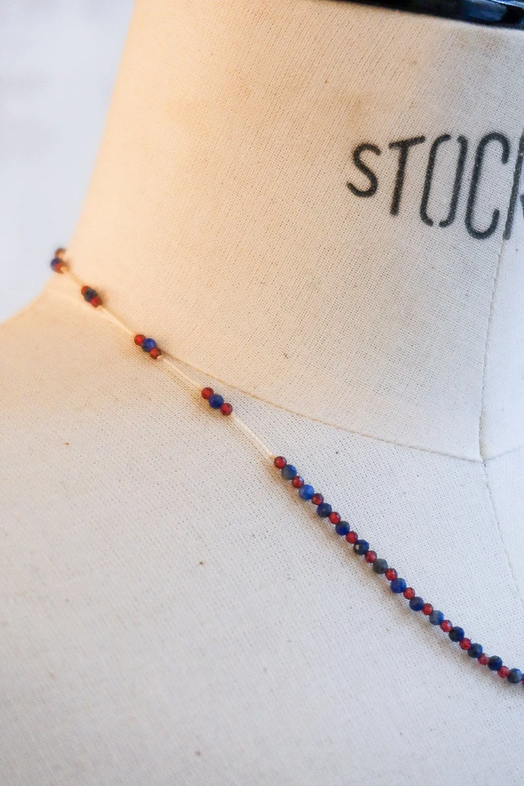 collier fin lapis lazuli et améthyste 2.jpg