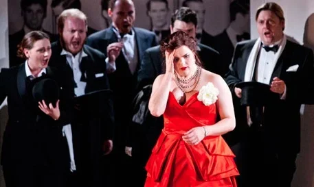 La traviata-Scottish Opera Annilese Miskimmon, Director
