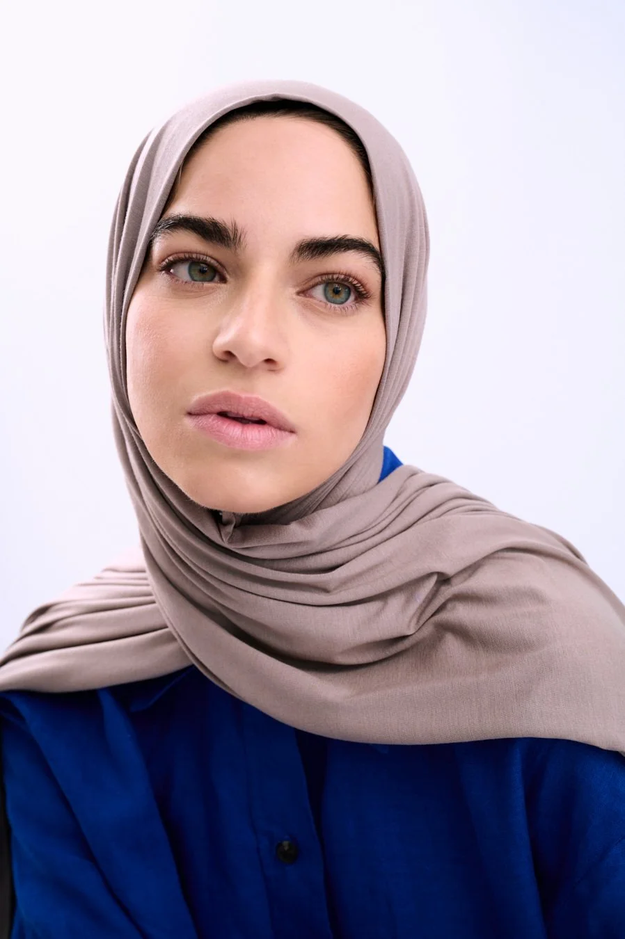 Maison-Hijab-campaign-2022-_Look-2_0405.jpg
