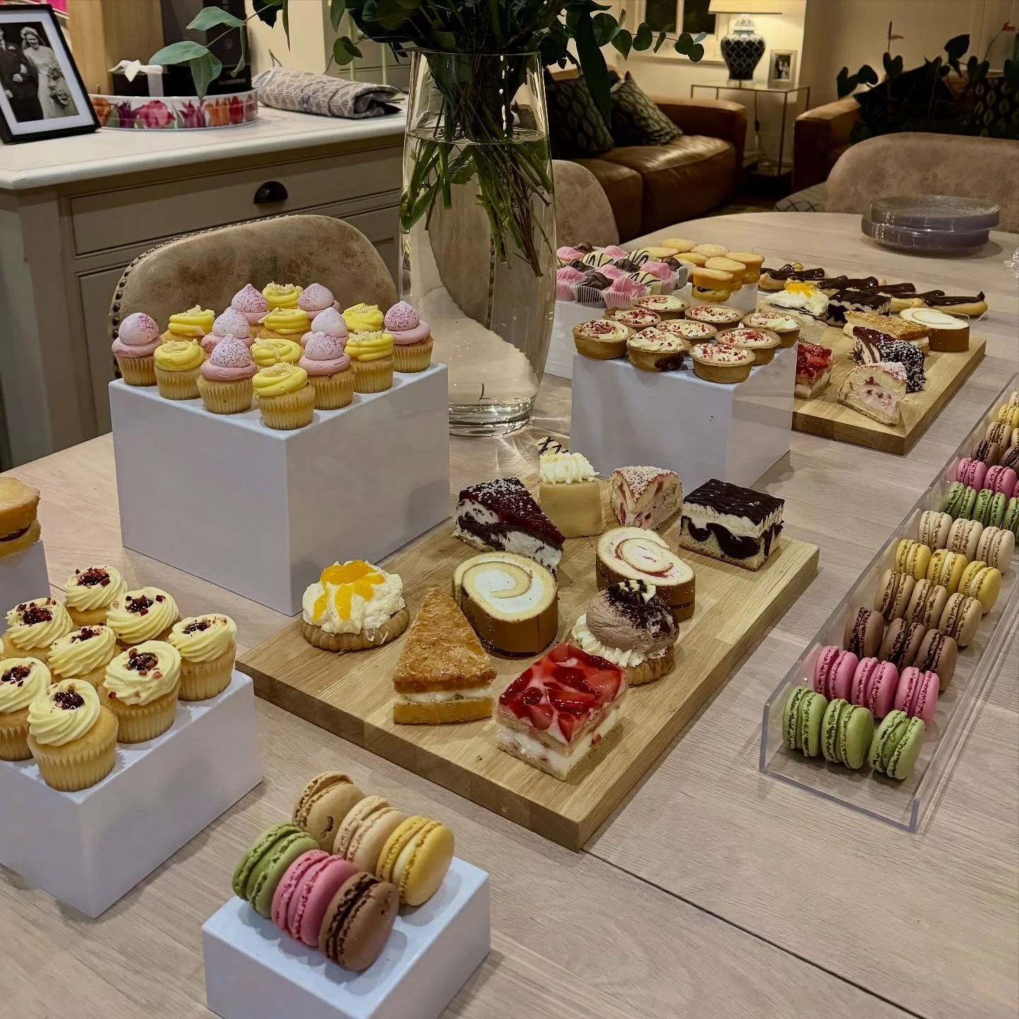 Weekends just got a whole lot Sweeter! 🍰Our dessert platters stole the show for this weekends events! 🍓✨
.
.
.
.
.
#dessertplatters #desserttable #sweettreat #desserts #partycatering #eventcatering #foodstyling #smallbusinessbromley #beckenhambusin