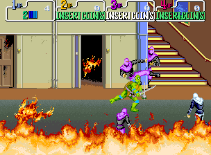Screenshot of TMNT the Arcade Game stage 1 (April's apartment). It features Leo fighting foot soldiers in a burning hallway