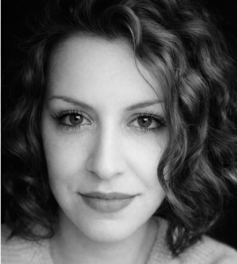 Black and white portrait of artist Suzana Glavaš.