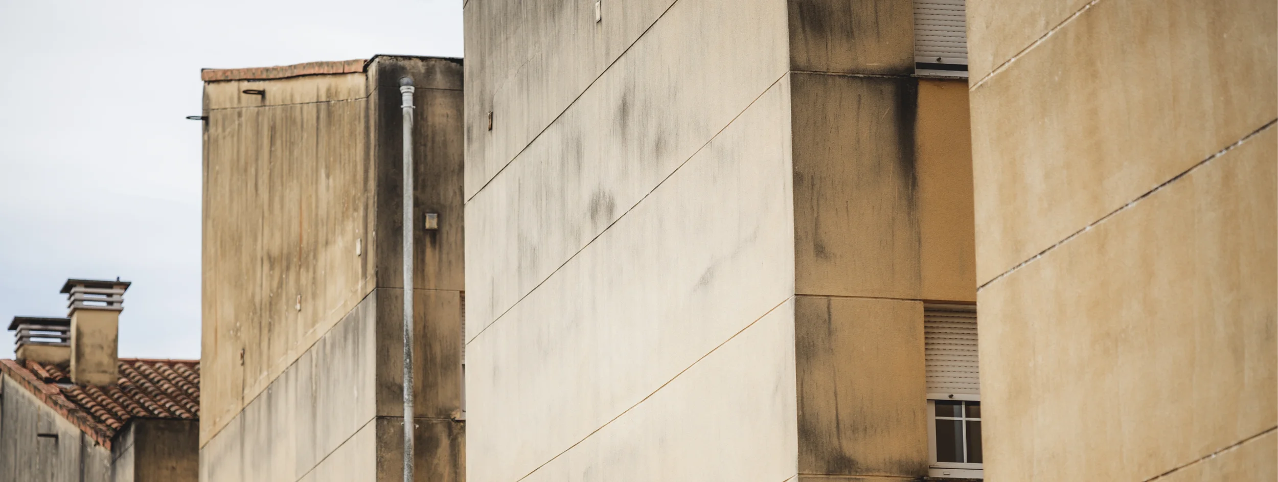 Facade industrielle sale