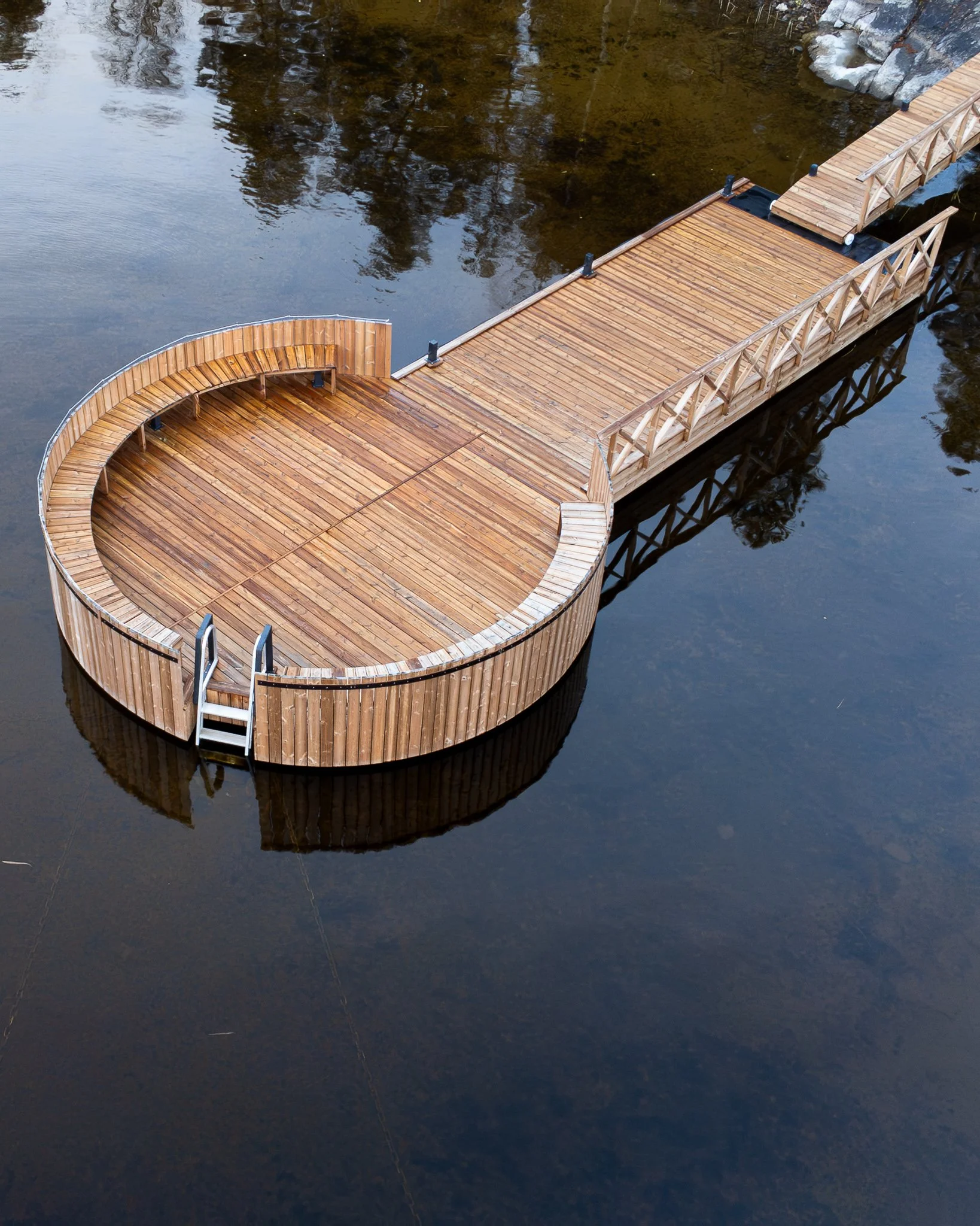 Savorak laiturikuvat (pyöreä)-1.jpg