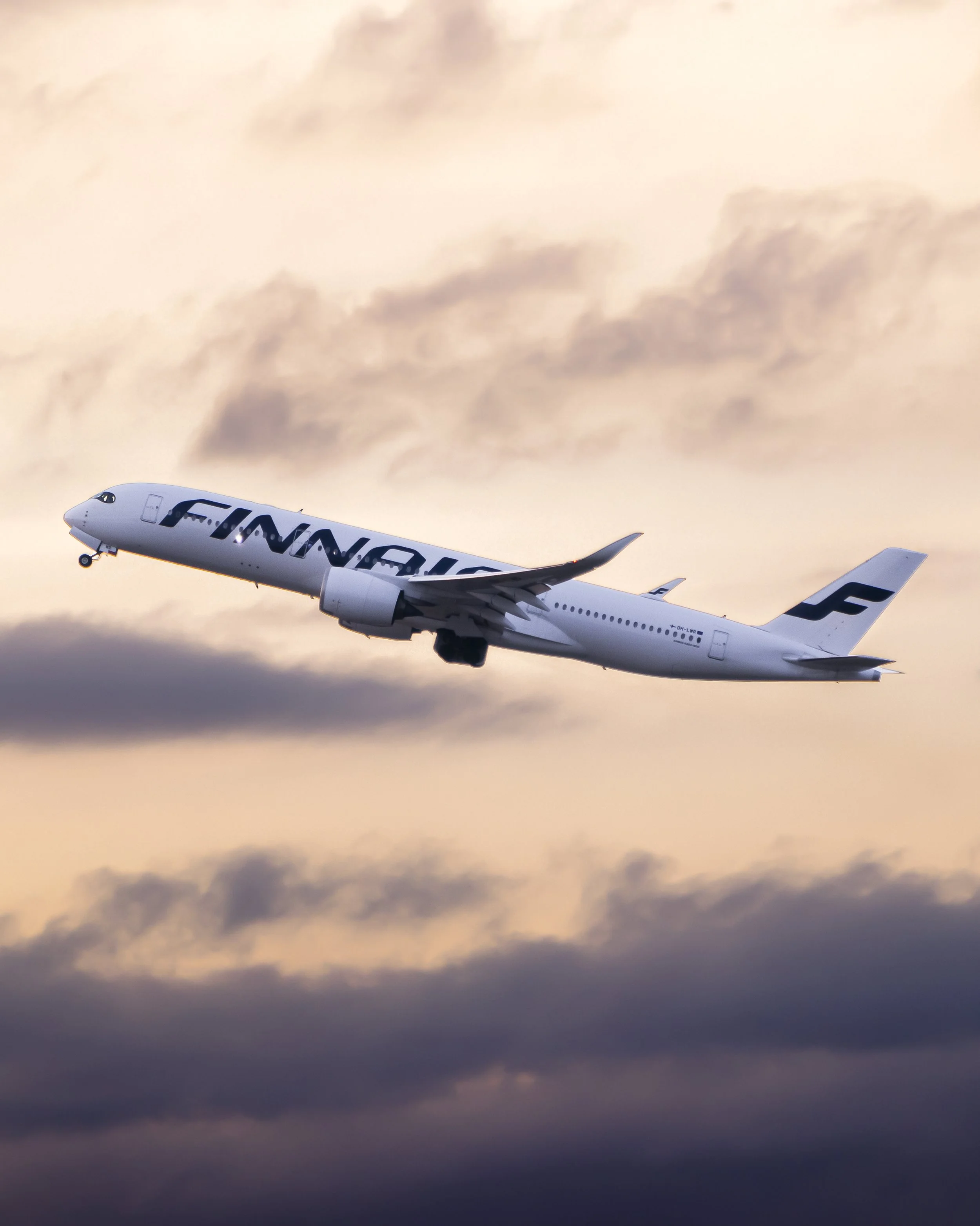 Finnair a350 Pink hour (AIRBUS) 