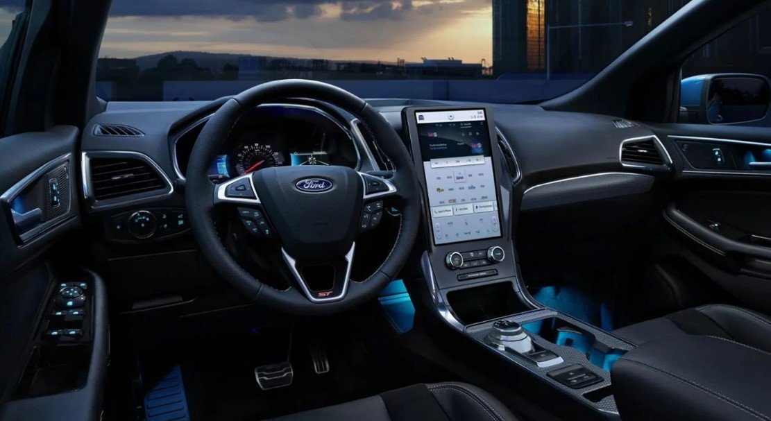 2023-Ford-Edge-Interior.jpg