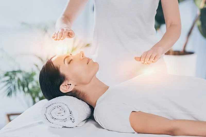 reiki-session-las-vegas-with-anna-hanael.jpg