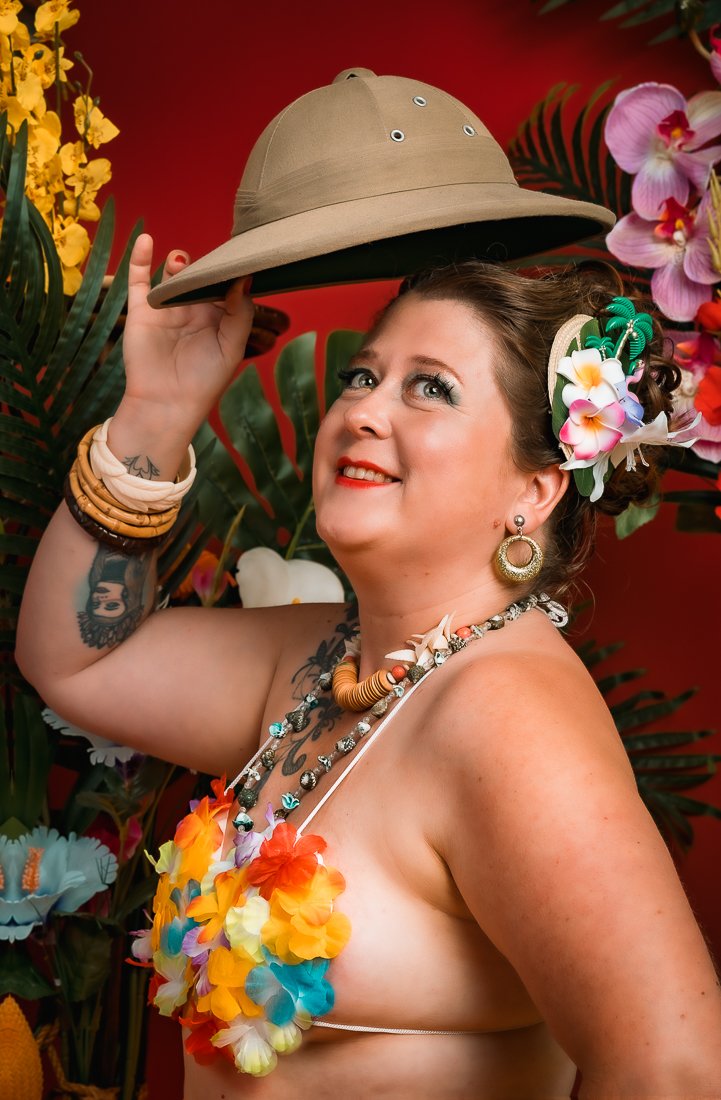 portrait_pin_up_Tiki_Tropical2.jpg