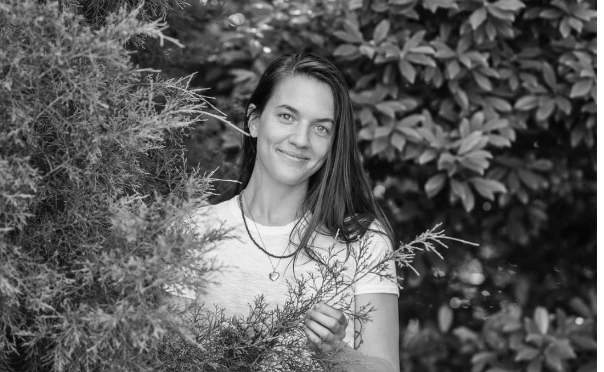 S1/Ep3 Intuitive Doula &amp; Midwifery Care, Cultivating Deeper Self Trust, Motherhood Initiation, And Starting A Business As A New Parent with Clare Parks