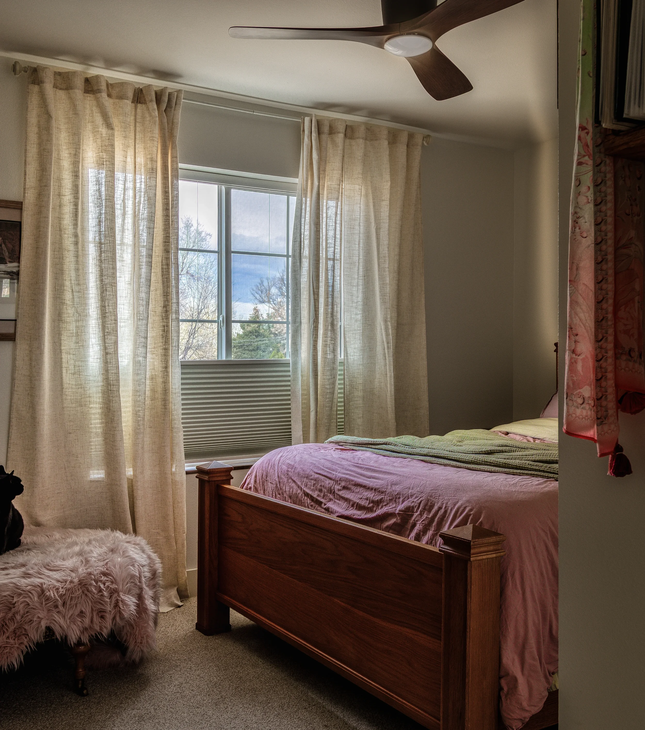 guest-bedroom-real-estate-photography-berthoud.webp