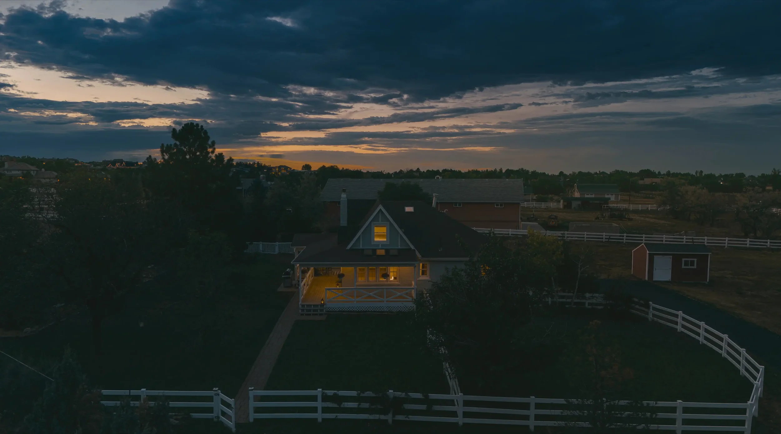 sunset-mountain-views-luxury-estate-broomfield-co.webp
