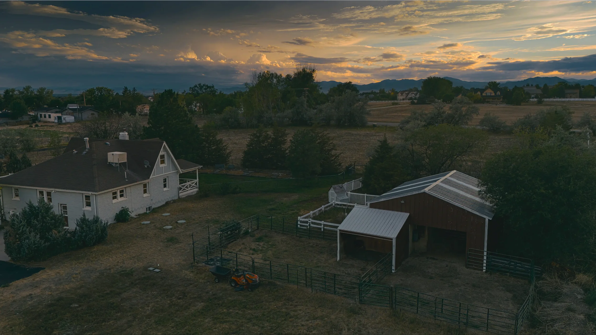 broomfield-colorado-luxury-farm-lifestyle-acreage.webp