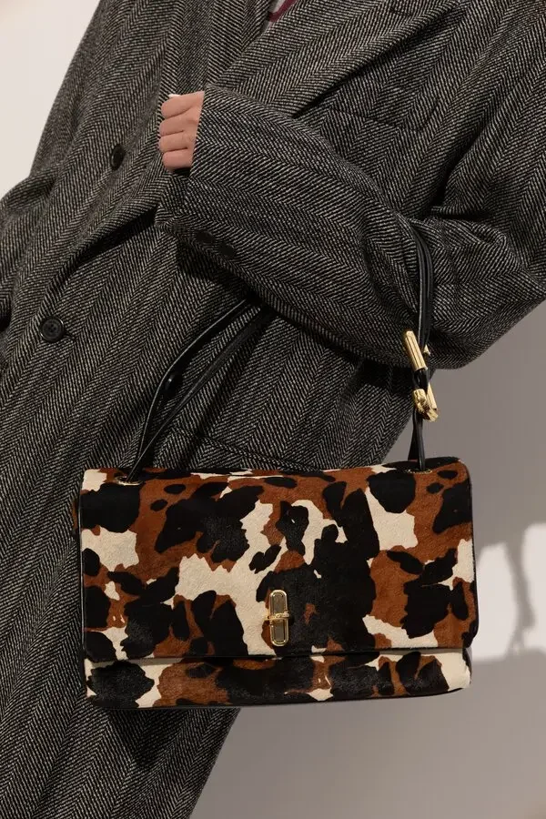 42385834~black_1778152514874_3.webp