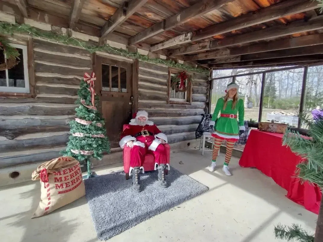 Christmas Family Tradition At Hidden Valley Orchards | Holiday Fun In Lebanon OH