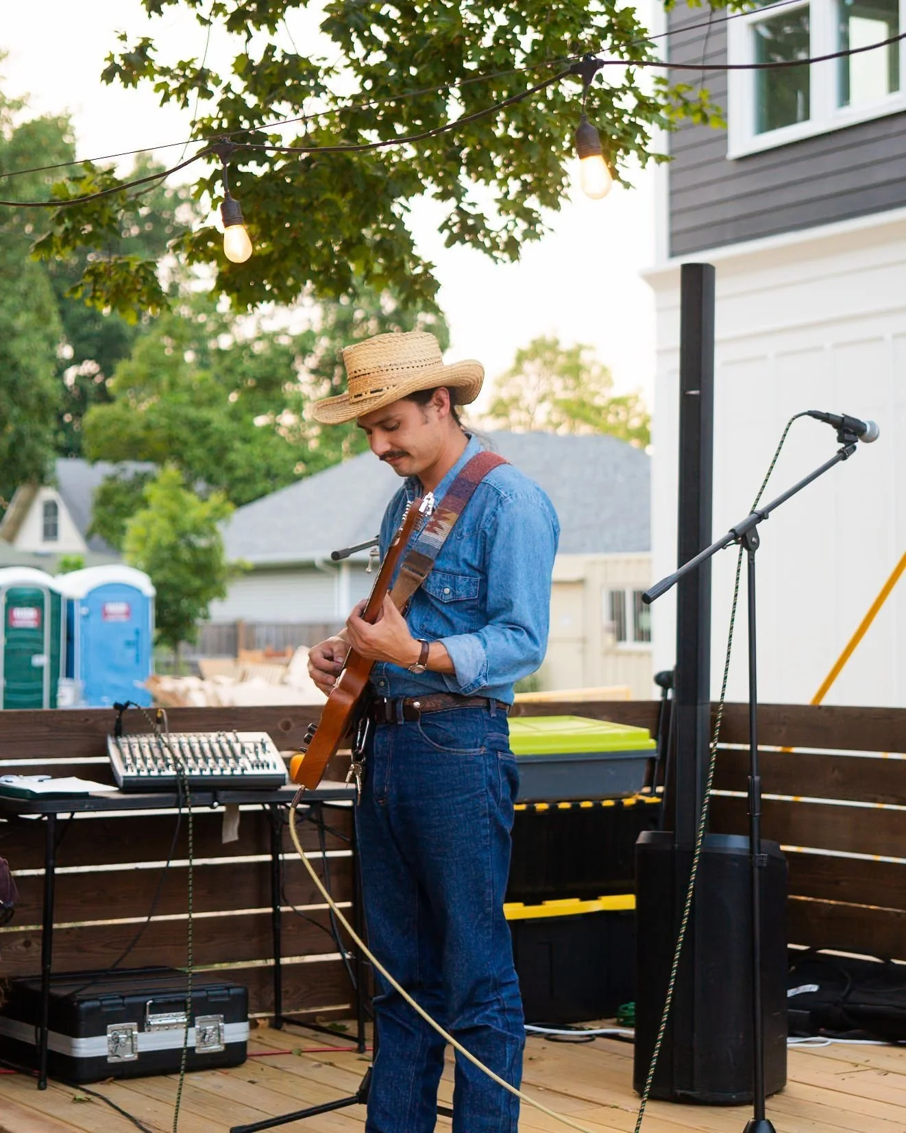 After our winter break, OPEN MIC NIGHT RETURNS! 🎤

Every Wednesday, 6pm-8pm

Bring your voice, your guitar, your poetry. We'll bring Bratwursts, German imports and a crowd that actually listens.

🎵 No cover charge
🎵 All skill levels welcome
🎵 Aut