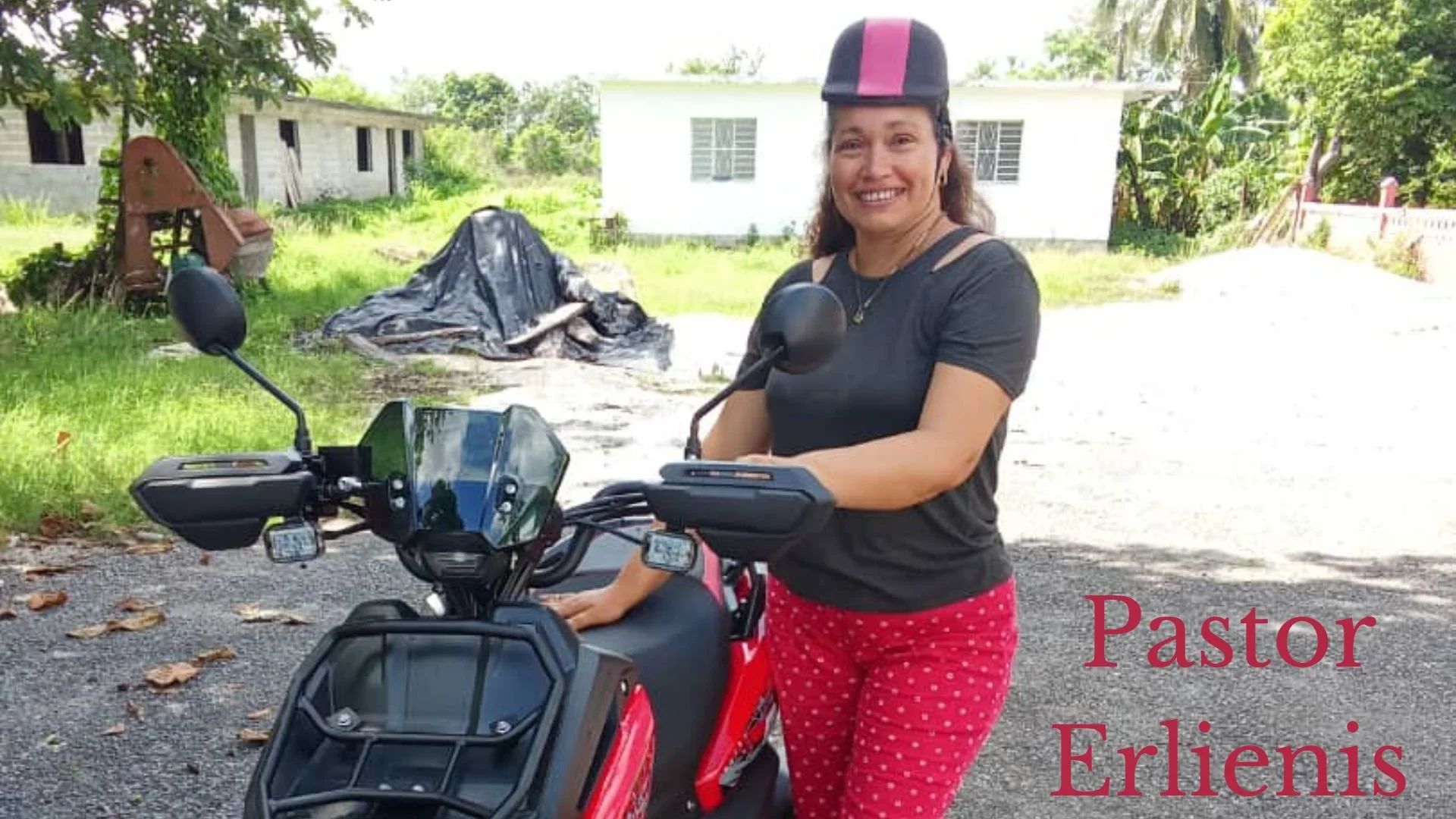 Cuba 25 Team Prayer (3).jpg