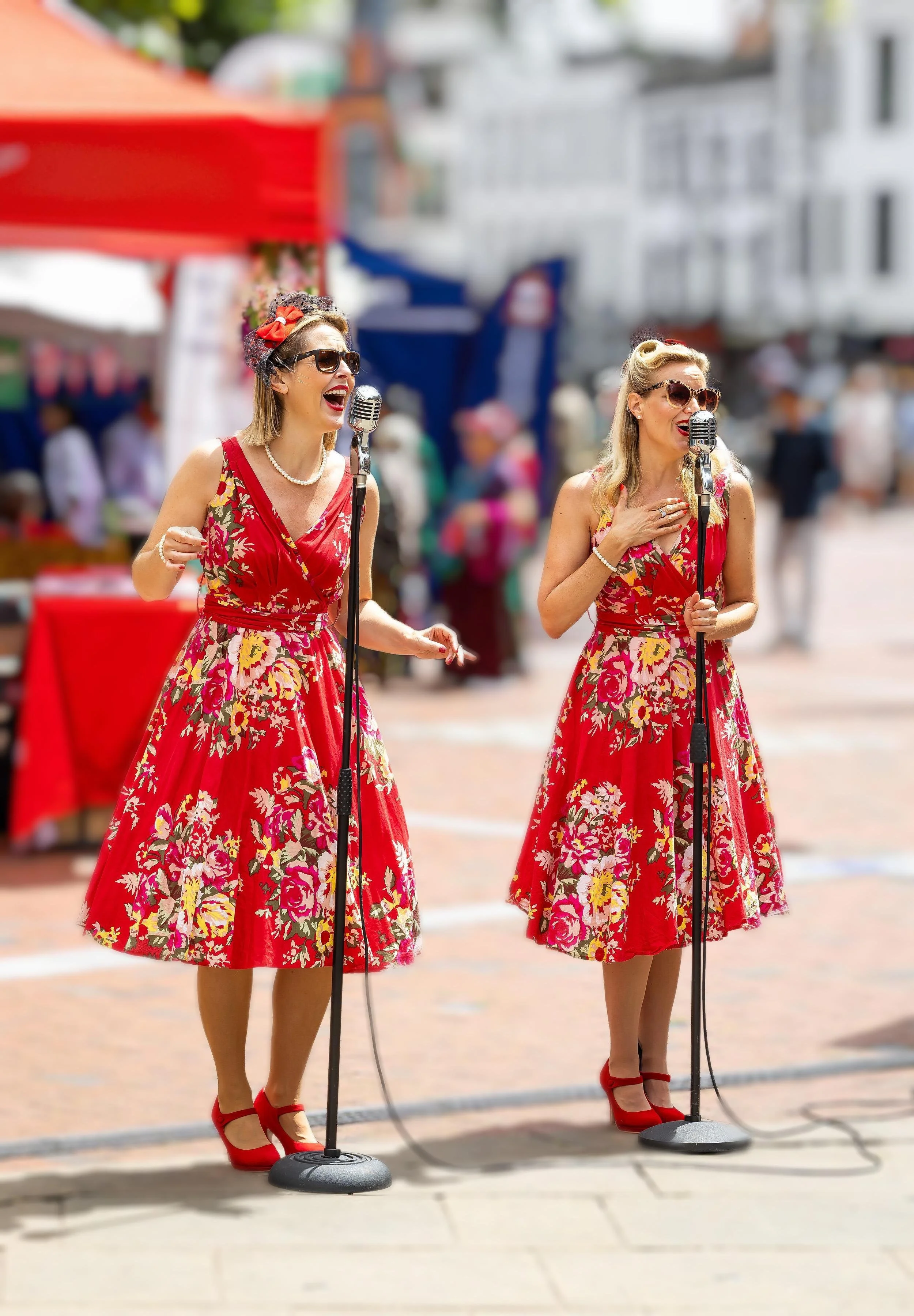 1940s vintage femle duo for events in Berkshire,