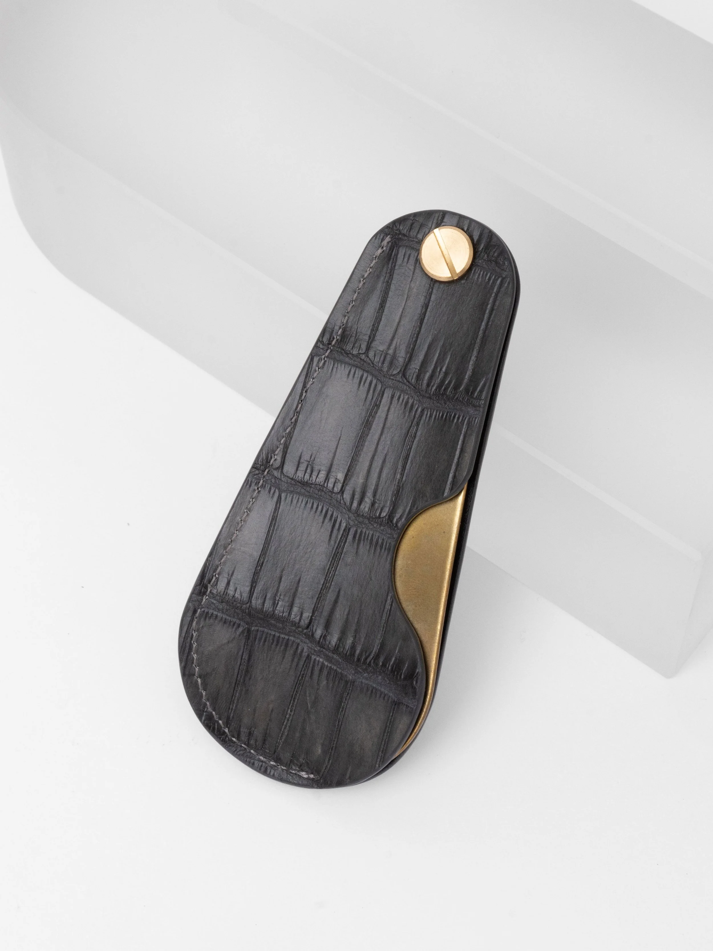 Shoehorn｜Porosus (Sumi)