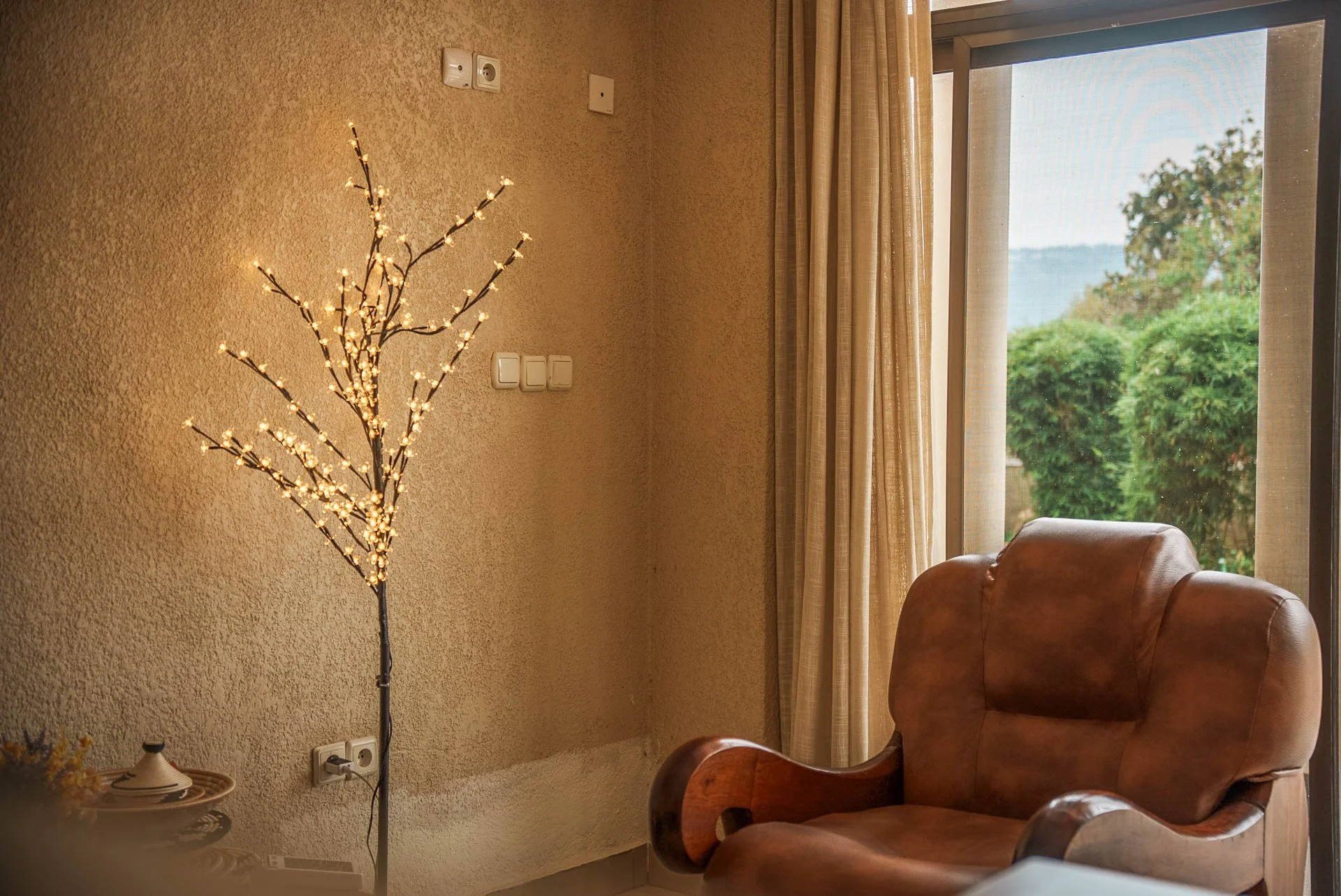 Wait shortly while our staff helps you check in.