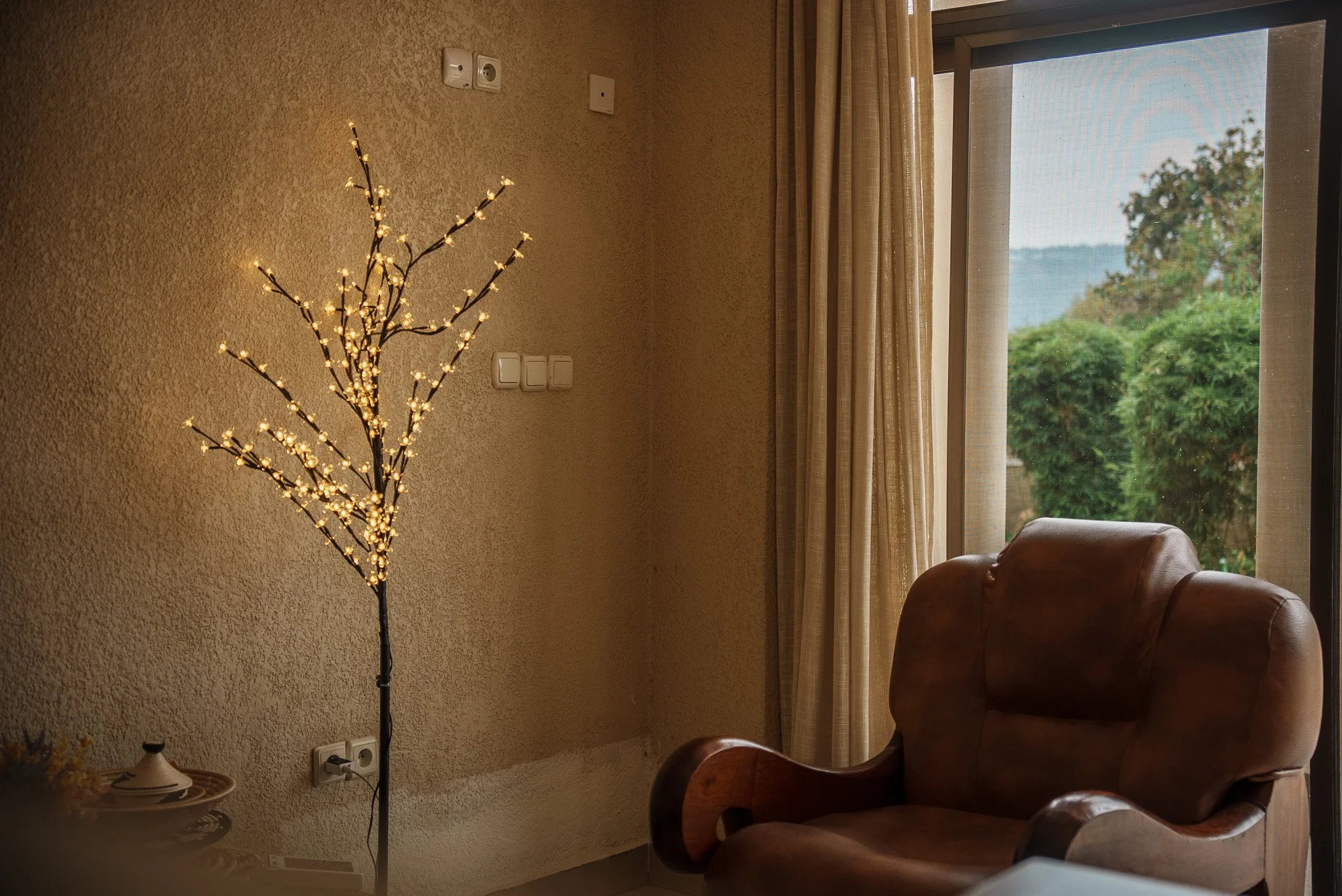 Wait shortly while our staff helps you check in.