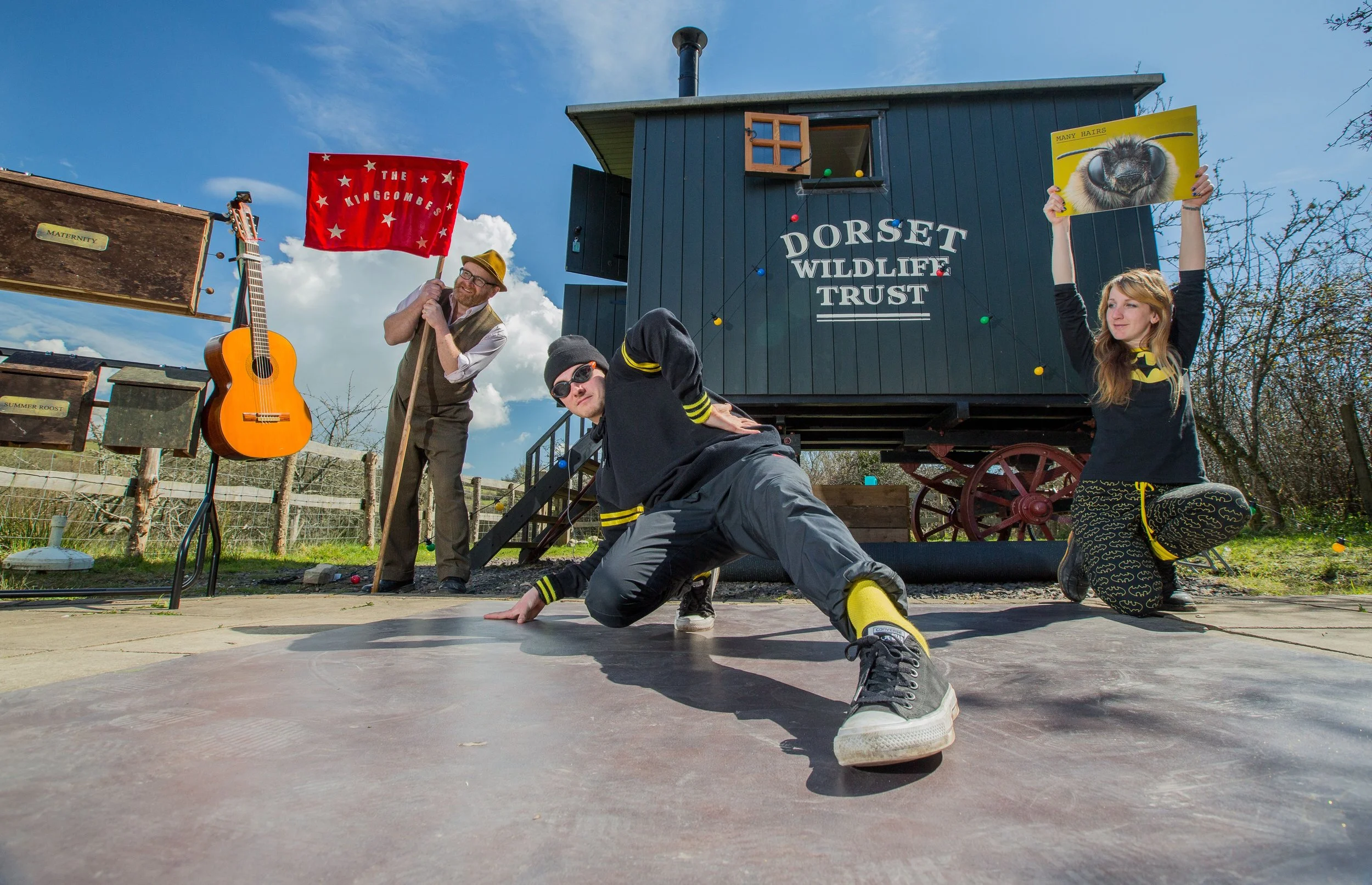 THE KINGCOMBES TRAVELLING SHOW -4.jpg