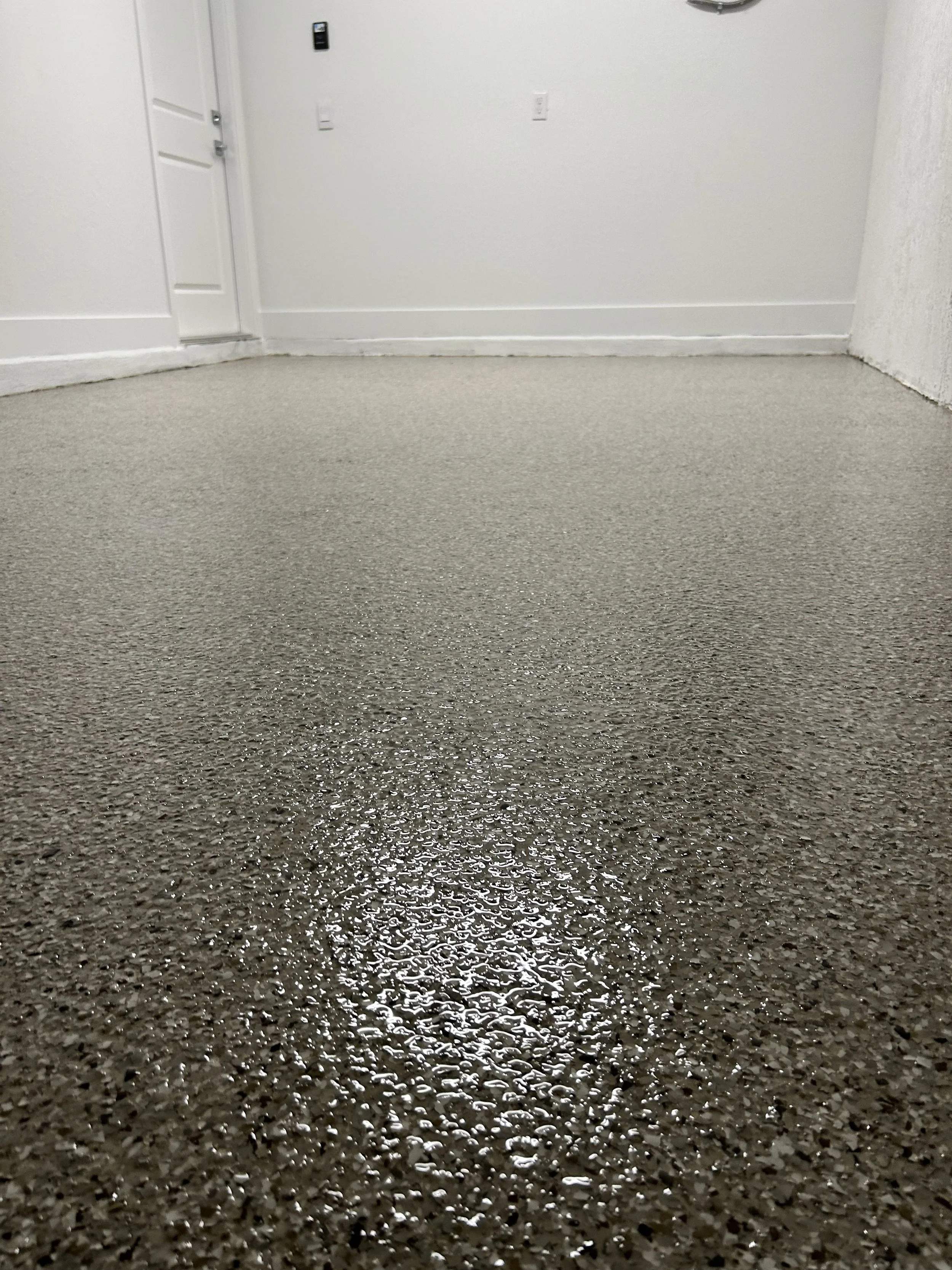 tan color flakes epoxy garage floor 