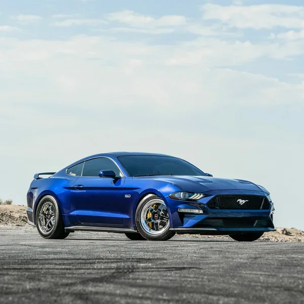 blue-ford-mustang-gt-s550-brembo-brakes-weld-ventura-beadlock-drag-racing-wheels-d-scaled.webp