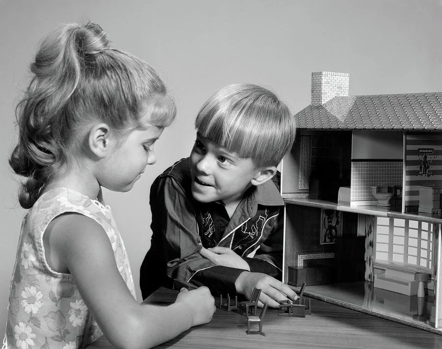 Why Study Dolls: Material Culture, Identity, and the Anthropology of Representation