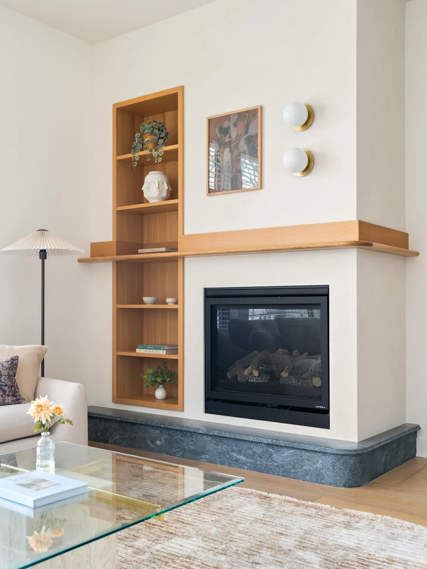 Just a few more moments we wanted to share with you today from the Riverscape Townhome Project ✨

Listed by @closewithconnelly 
Photos @stacksphoto 
Staging by @blankslate_staging