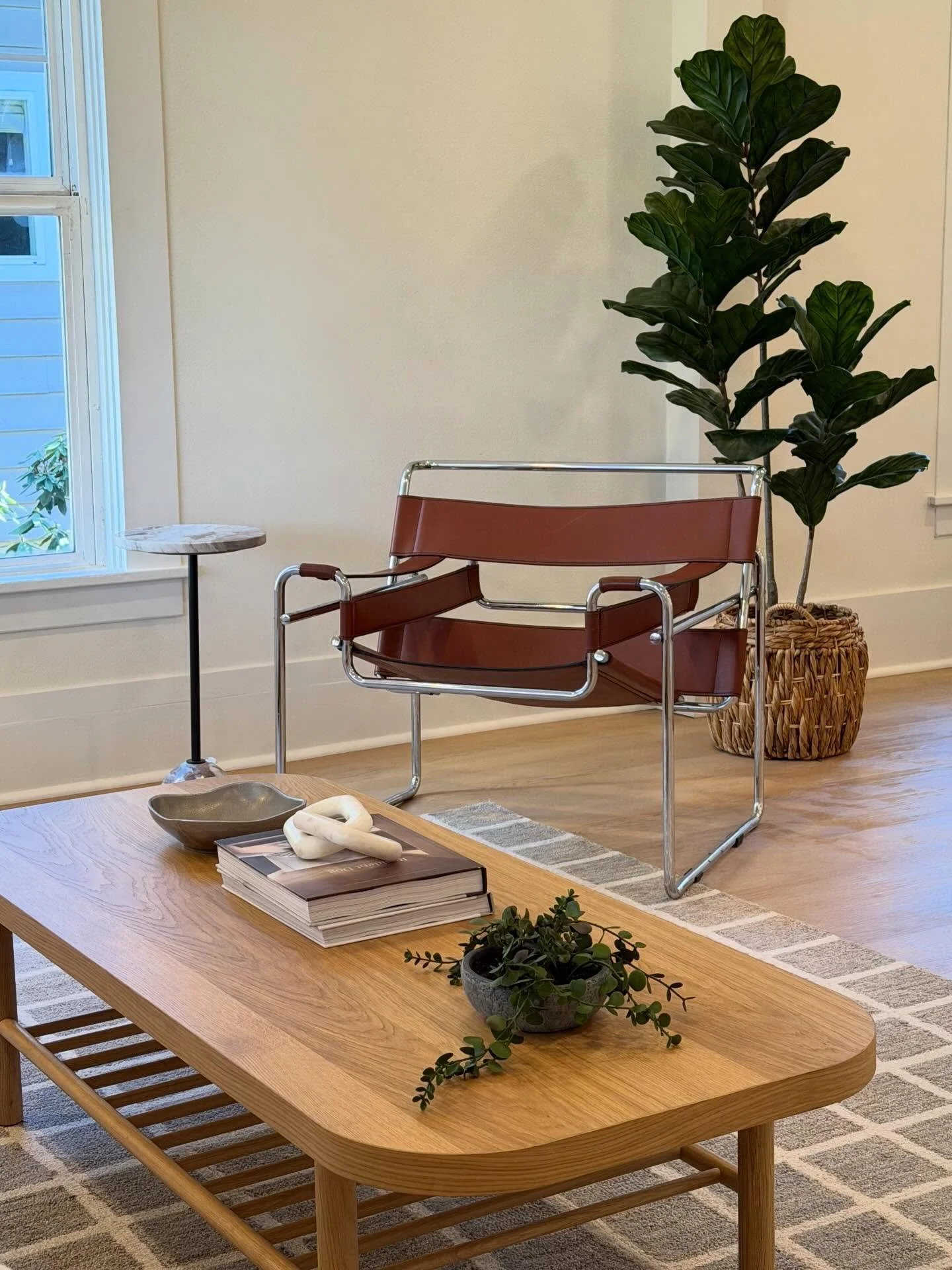 The Wassily chair has entered the chat 🫡

#staging #stagingworks #pdx #pdxrealestate #portland