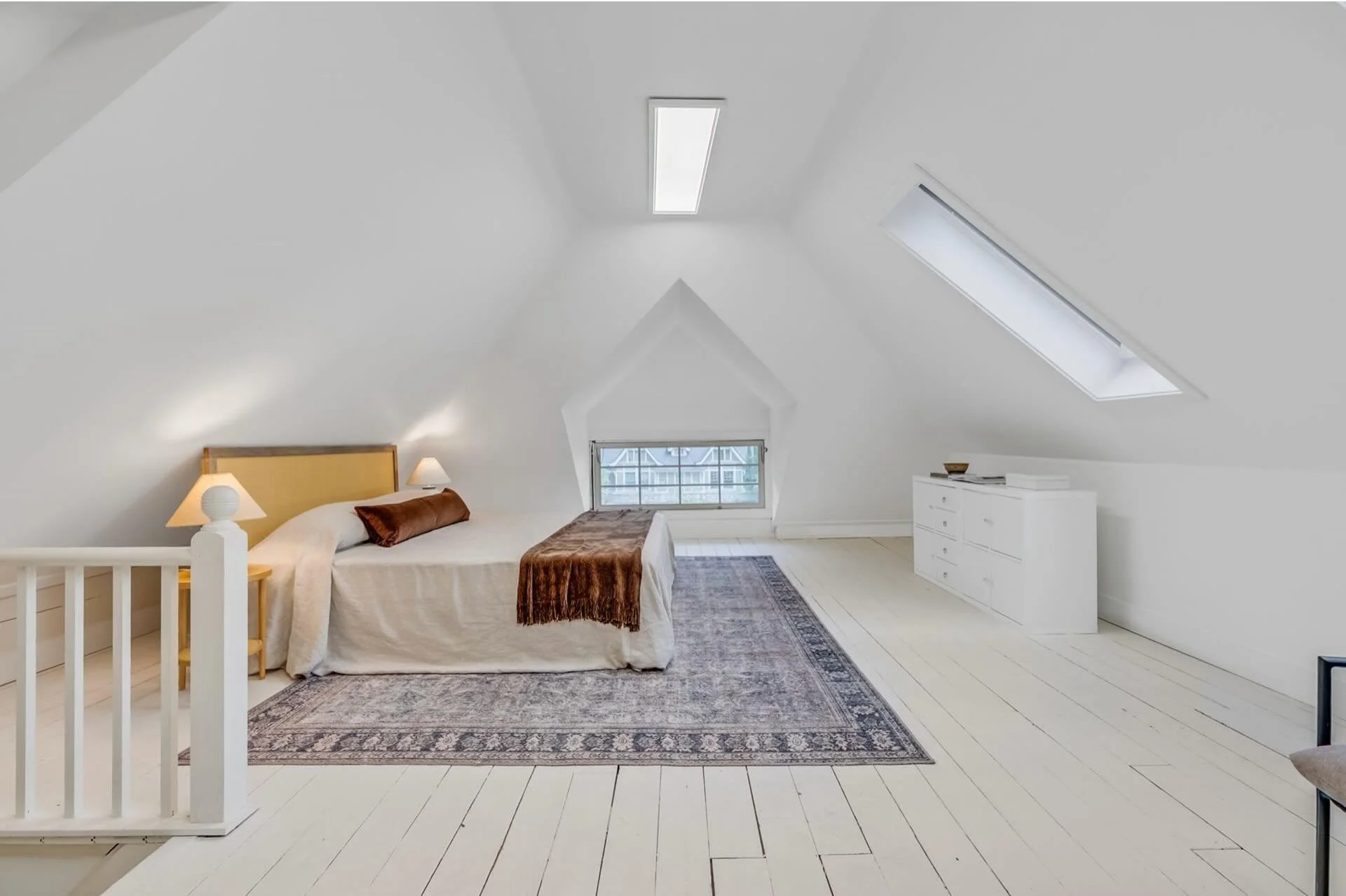 A loft space that actually feels like a peaceful retreat 🌙