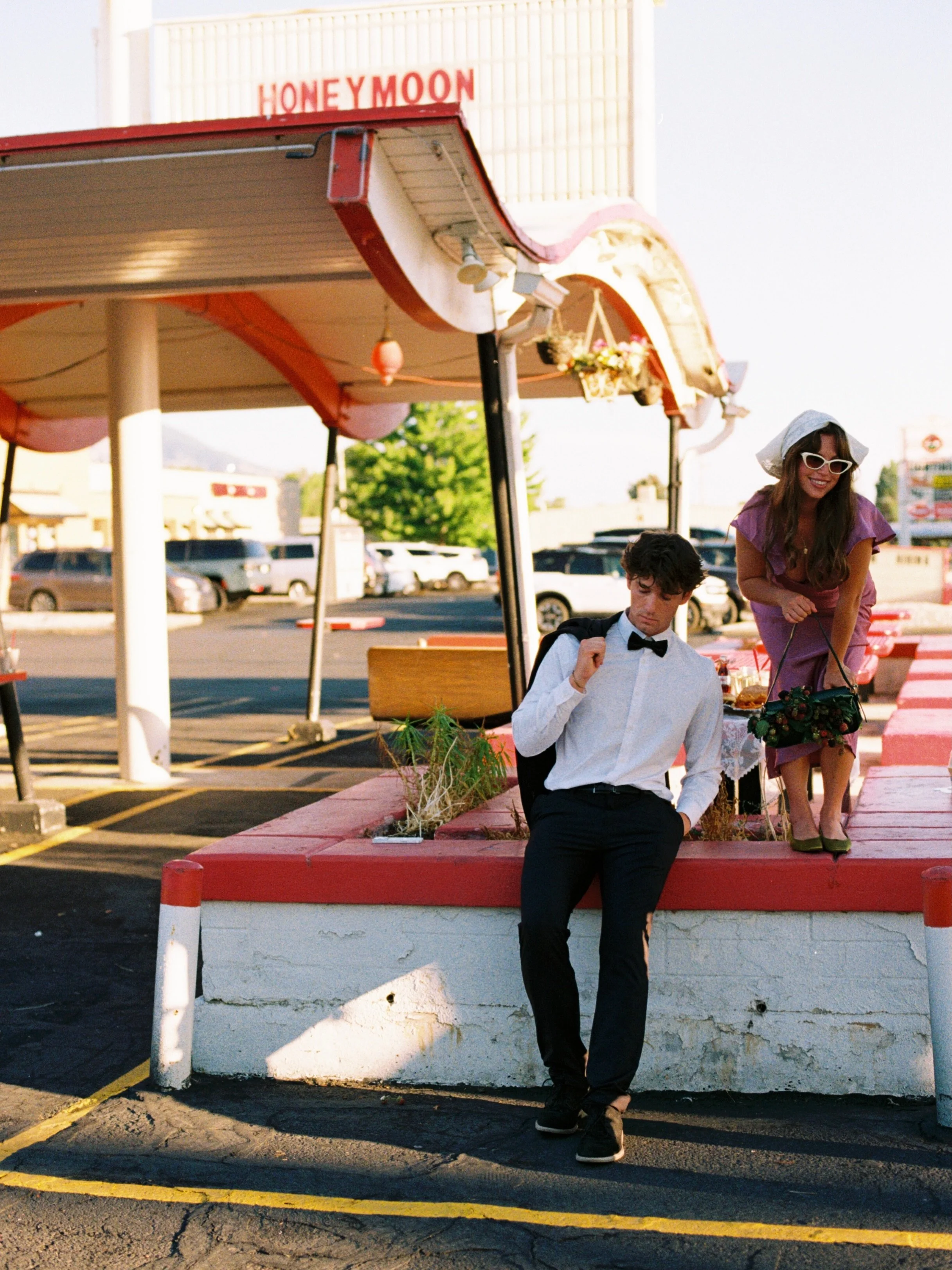 last of the film from the honeymoon diner 🕊️

Planning + Production: @saltedivoryy
Florist: @oliveandsagefloral
Creative Direction + Food Styling: @saltedivoryy + @oliveandsagefloral
Bride + Groom: @llukellarsen + @apkipps
Diner: @kirtsdrivein
