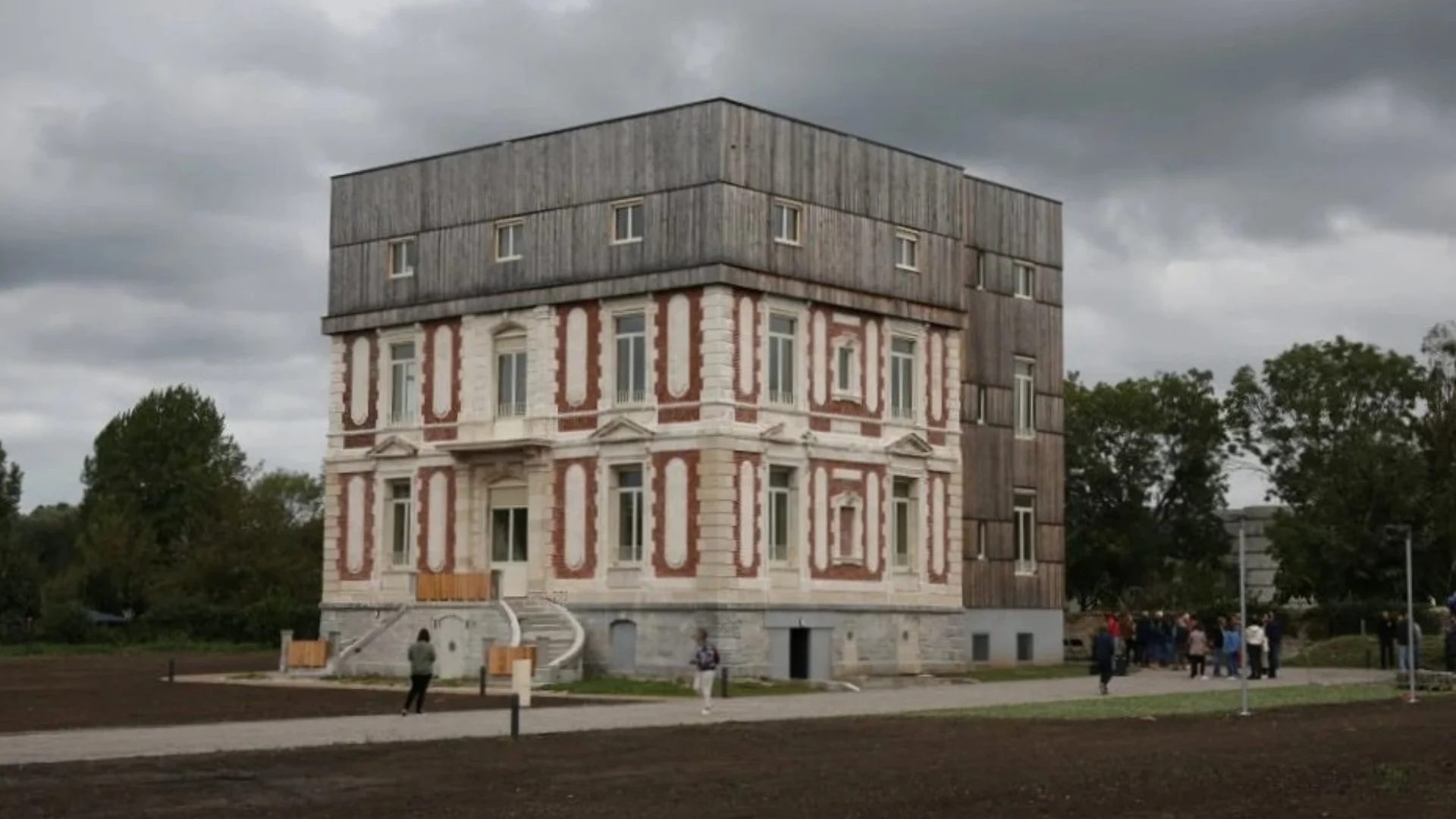 Château De Tournepuits In French Commune Of Guînes Destroyed With New Design