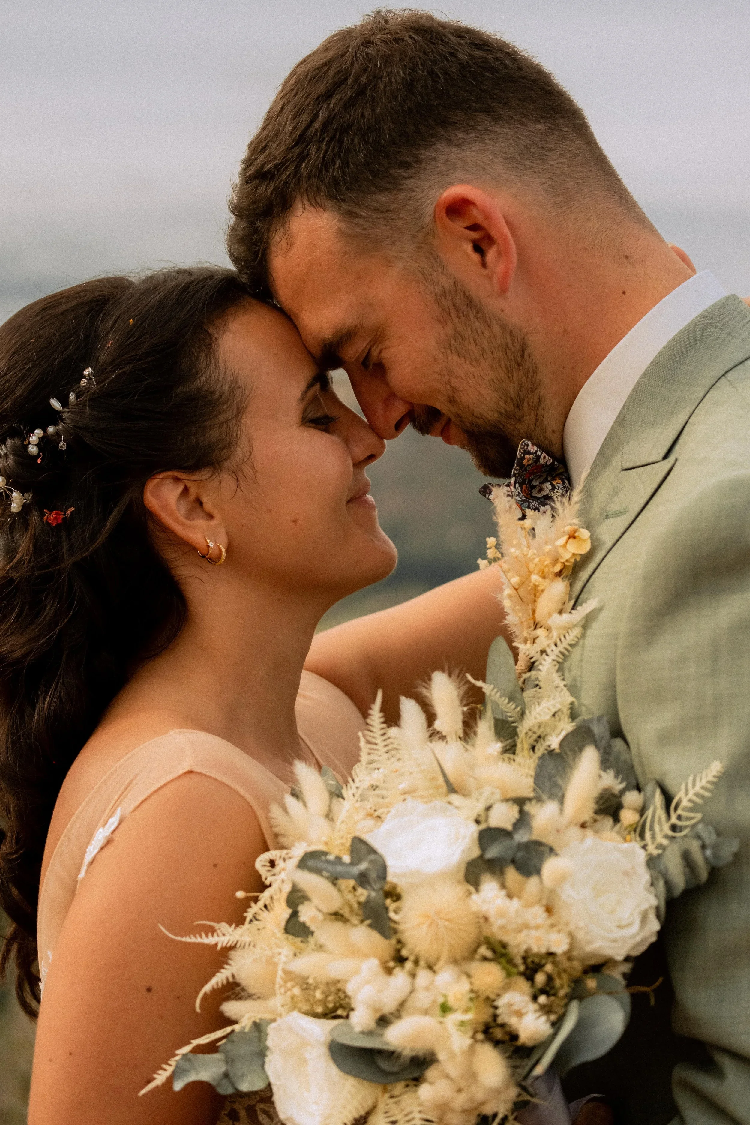 Comment choisir son photographe de mariage : Le guide ultime pour un jour inoubliable