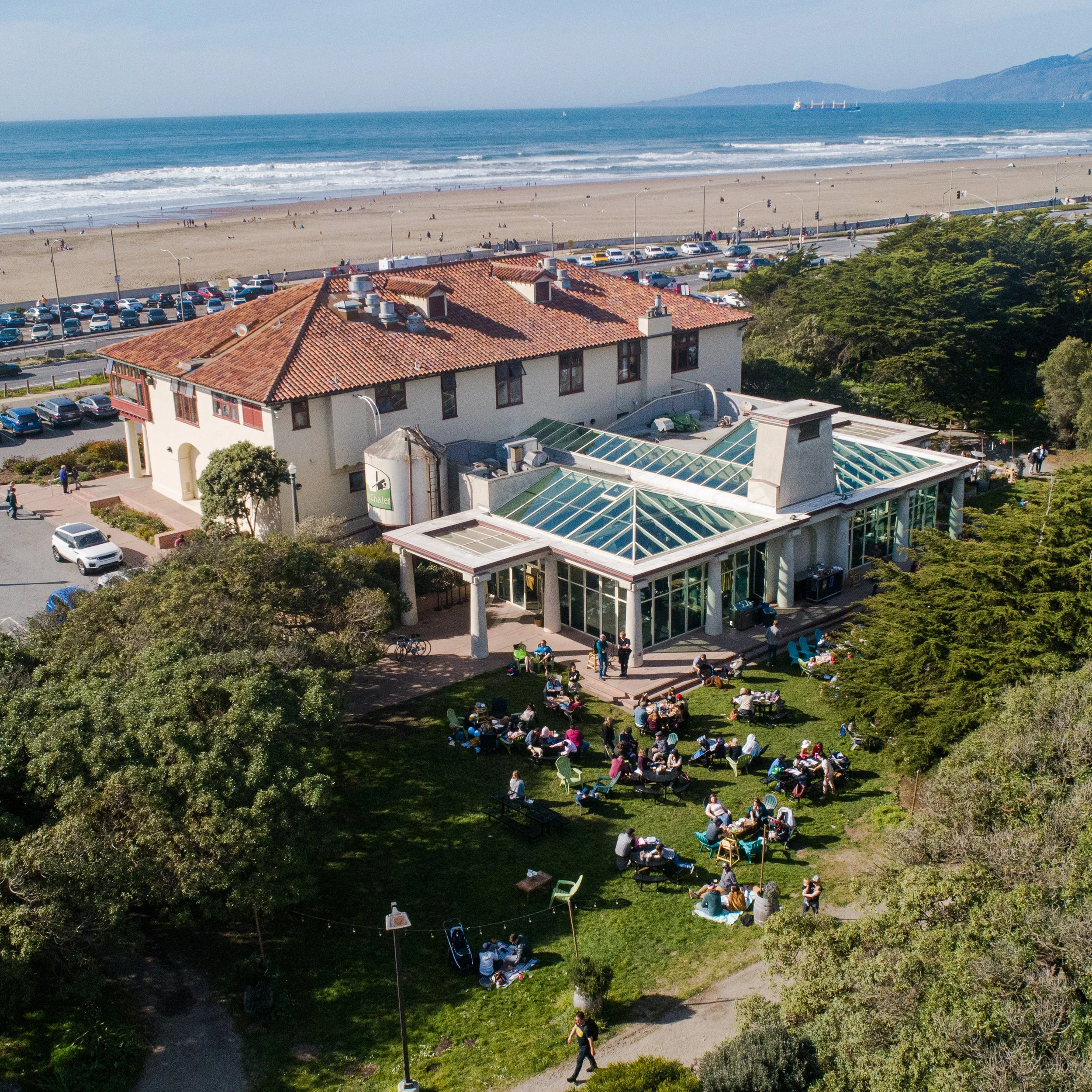 You can "buy out" both the Beach and Park Chalet at the same time for a large wedding or party. Seated dinners can accommodate up to 500 people.