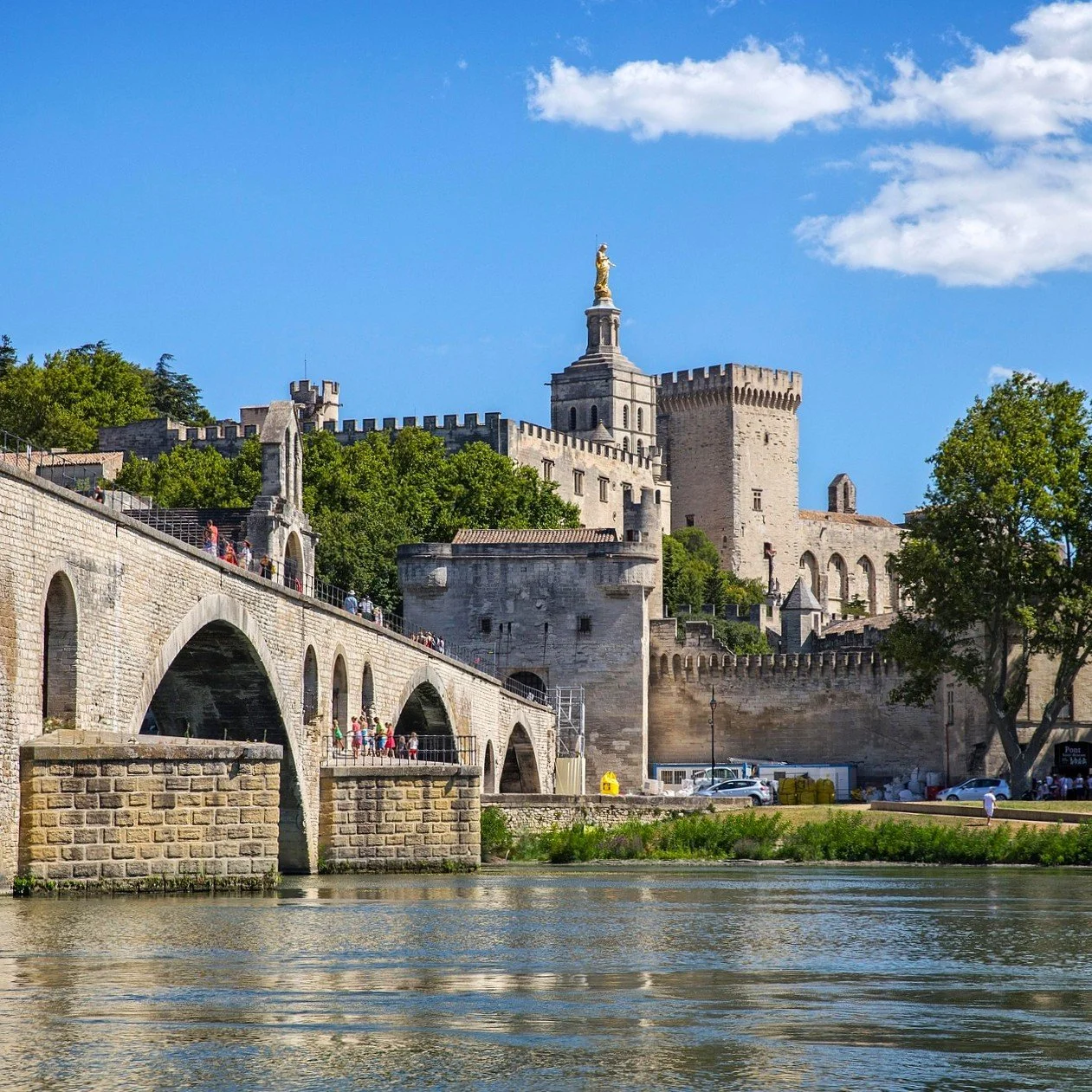 gillag-the-bridge-of-avignon-862948_1920.jpg