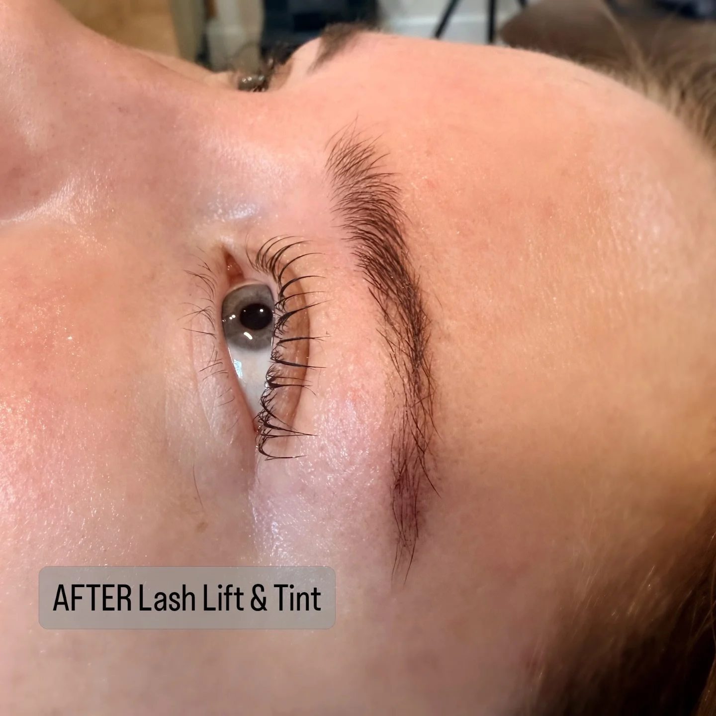 Swipe for the before picture 😮&zwj;💨
Lash Lift &amp; Tint by our talented esthetician @jessica_alexcherbeauty 💕😍

What is a Lash Lift and why is it the perfect summer service?

A lash lift enhances your natural lashes by lifting and curling them 