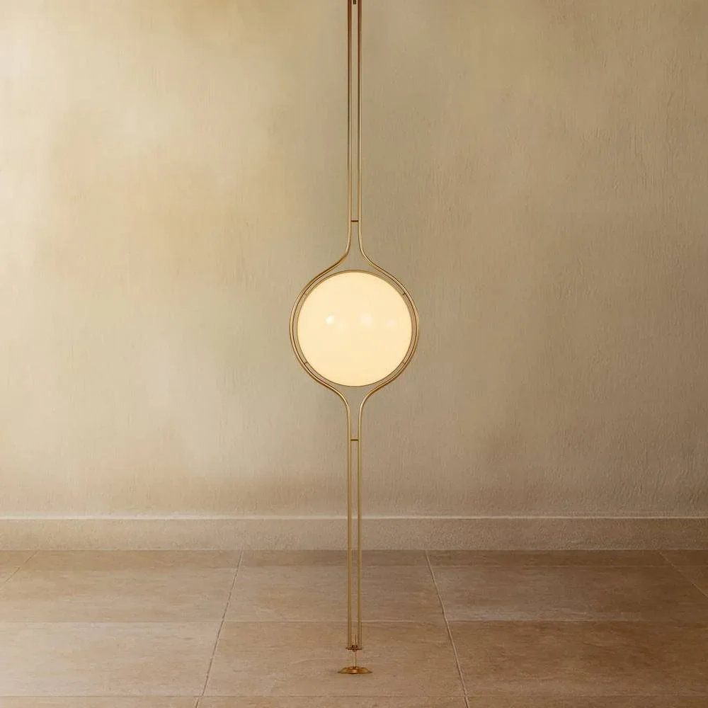 zuru-floor-to-ceiling-lamp-4210018.webp