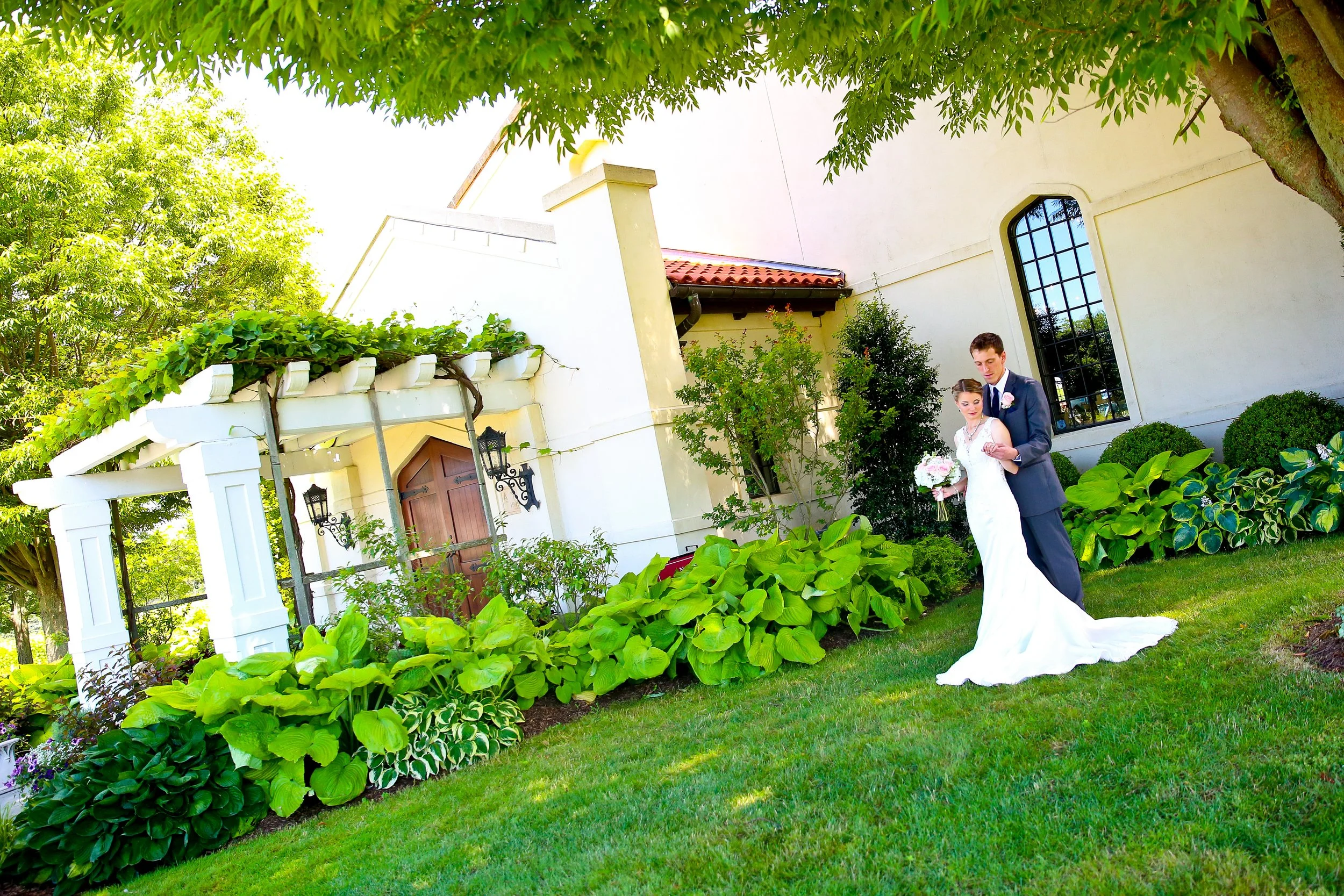 Natural and real wedding photos