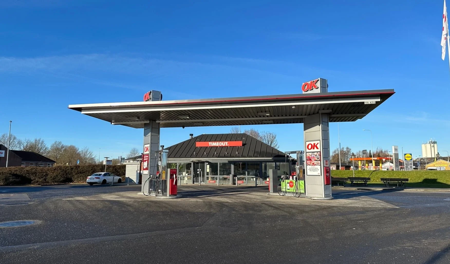 En tankstation og ladestation på Lombjergvej 2 i Ringe.