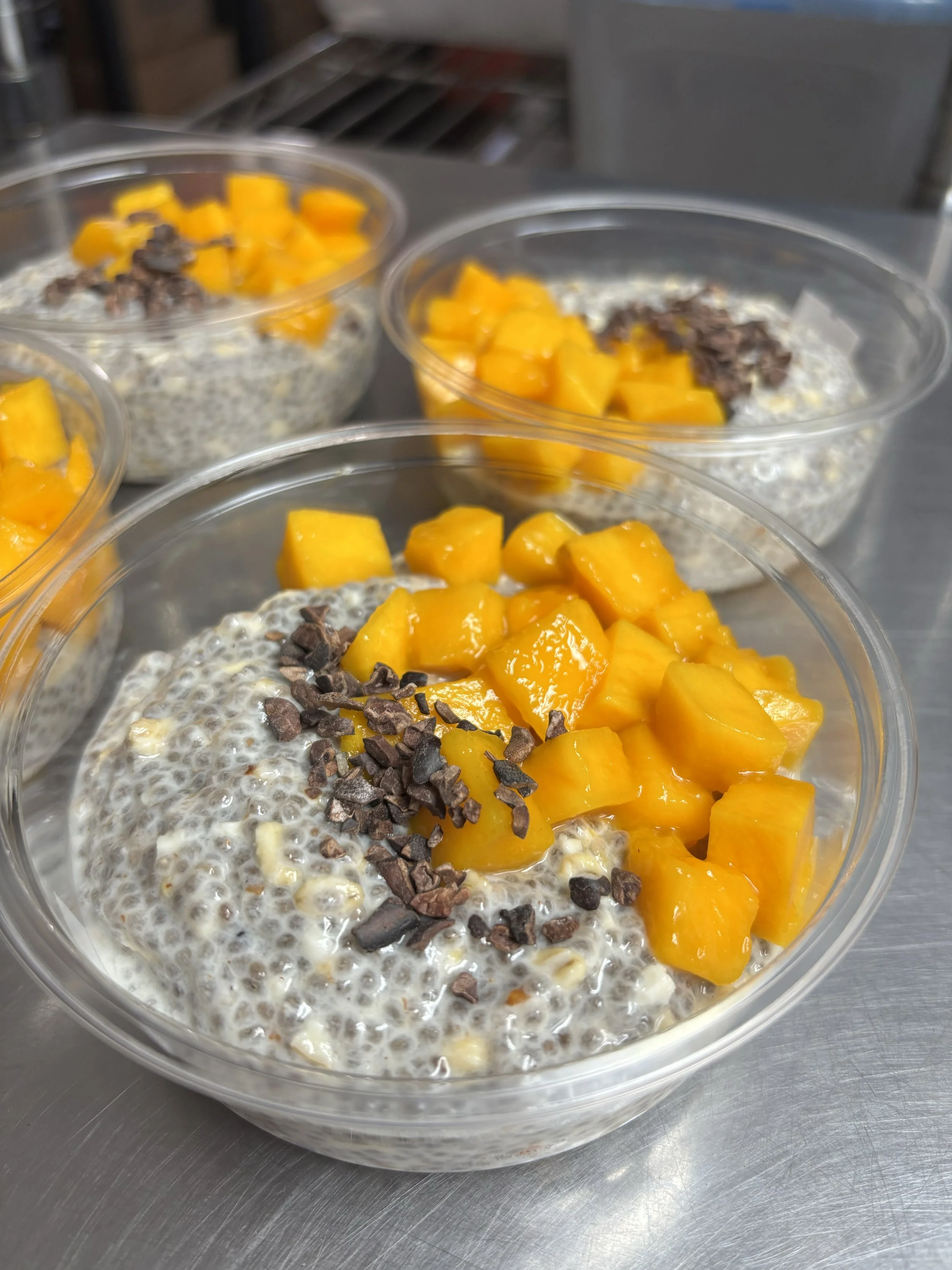 Overnight Oats & Chia with Fresh Fruit