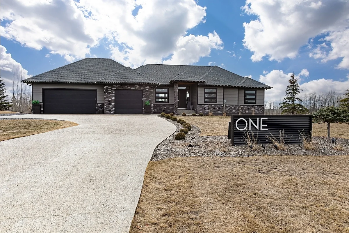 2023 JL 25515 TWP Rd 511A 02.webp