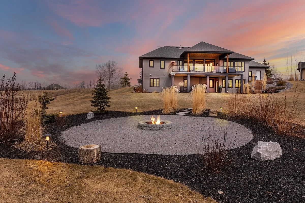 2023 JL 25515 TWP Rd 511A DUSK-B.webp