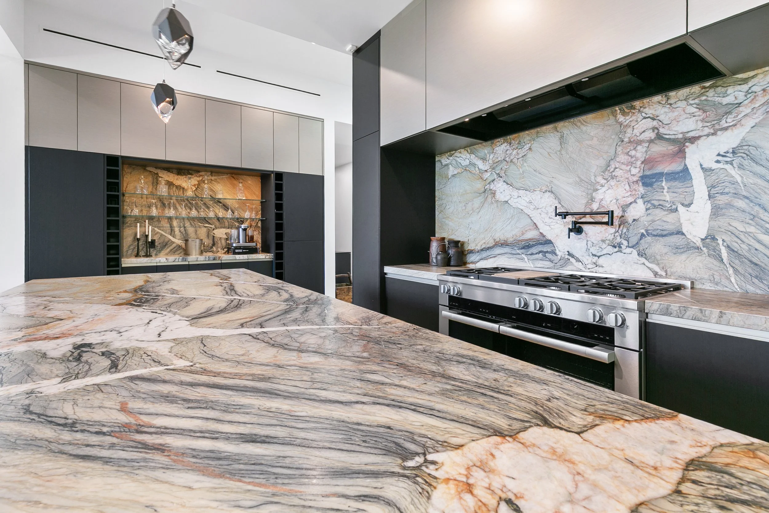 26-11-1 3919 Avenida Brisa FINAL-20 copy.jpg