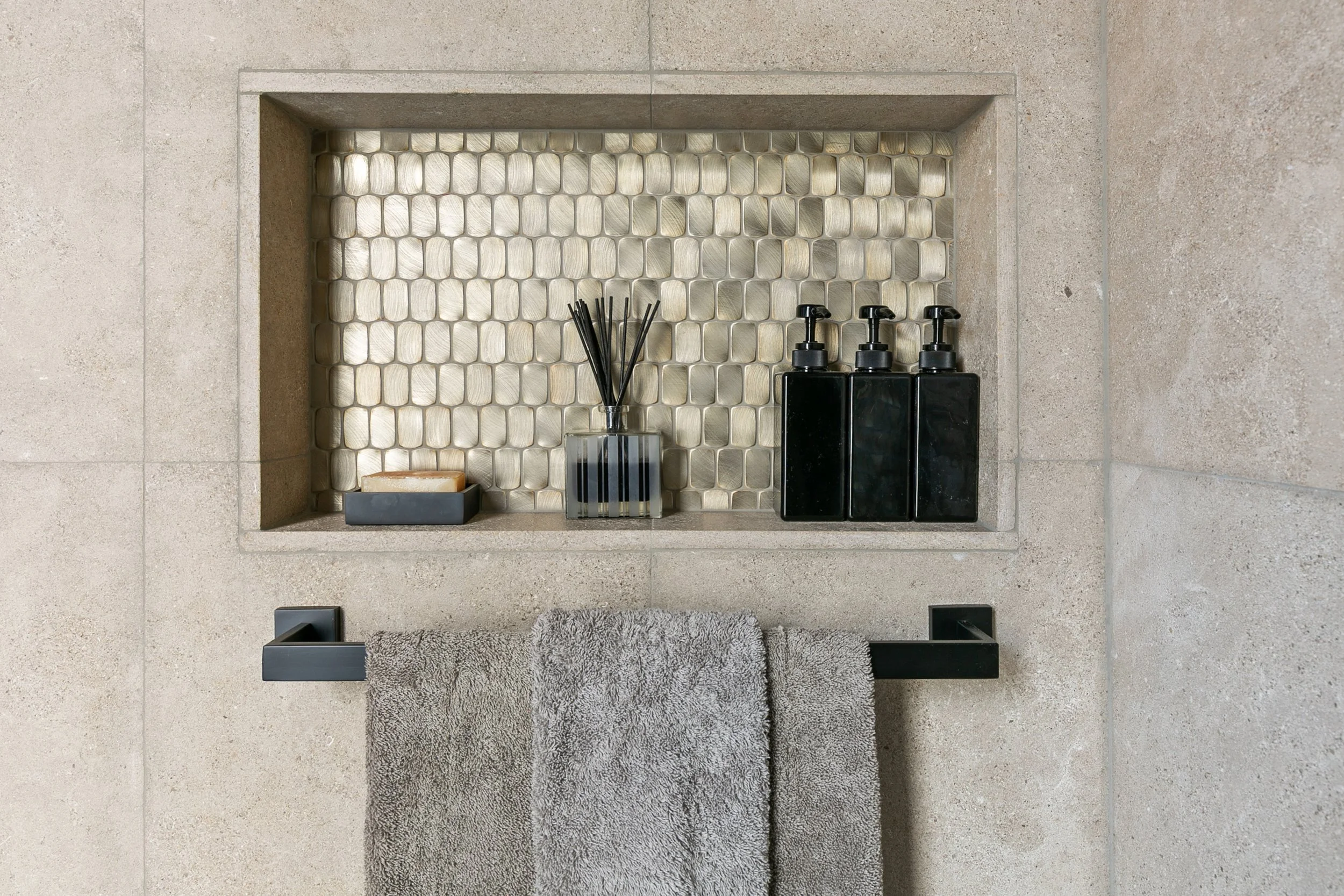 26-11-1 3919 Avenida Brisa FINAL-51 copy.jpg