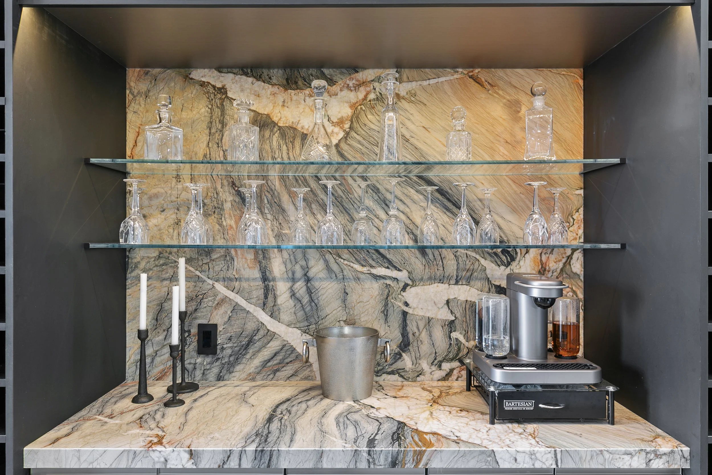 26-11-1 3919 Avenida Brisa FINAL-29 copy.jpg