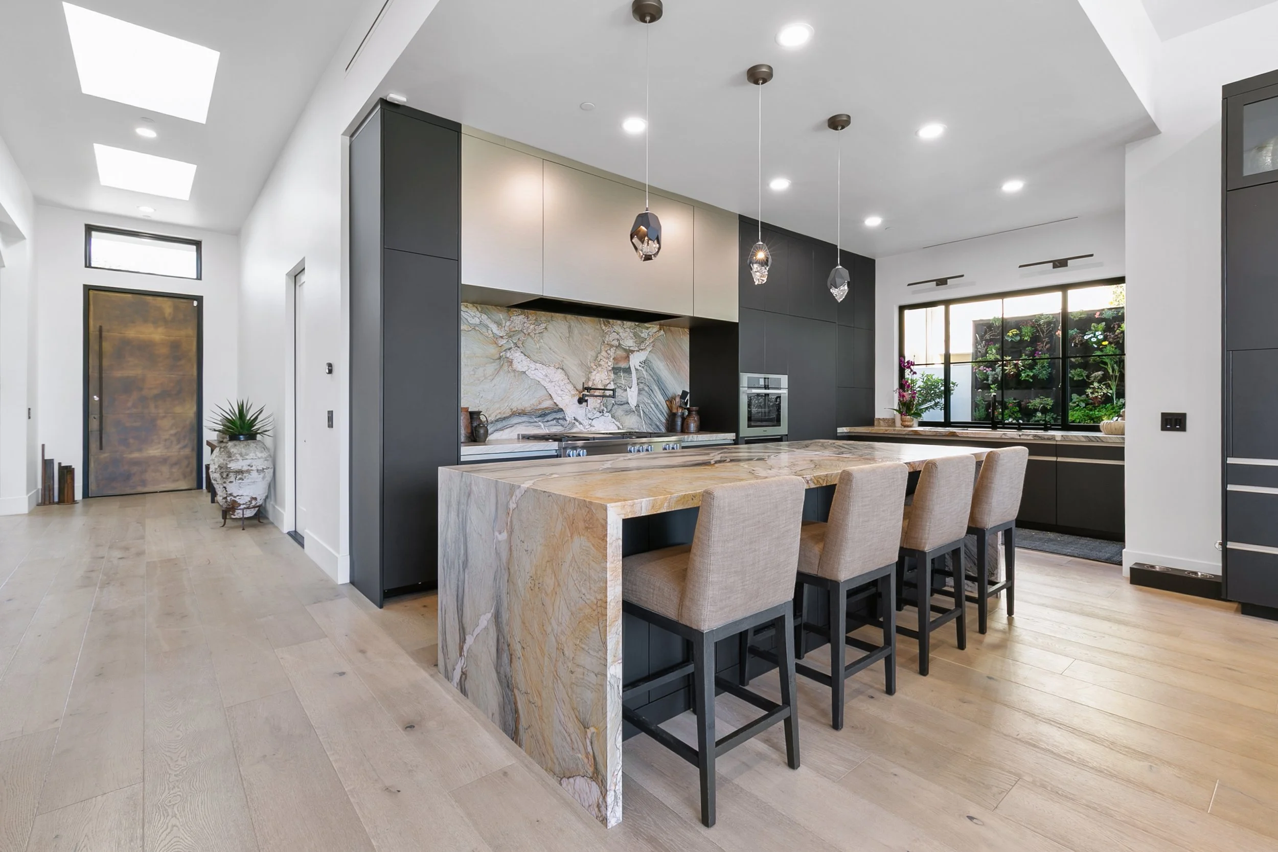 26-11-1 3919 Avenida Brisa FINAL-12 copy.jpg