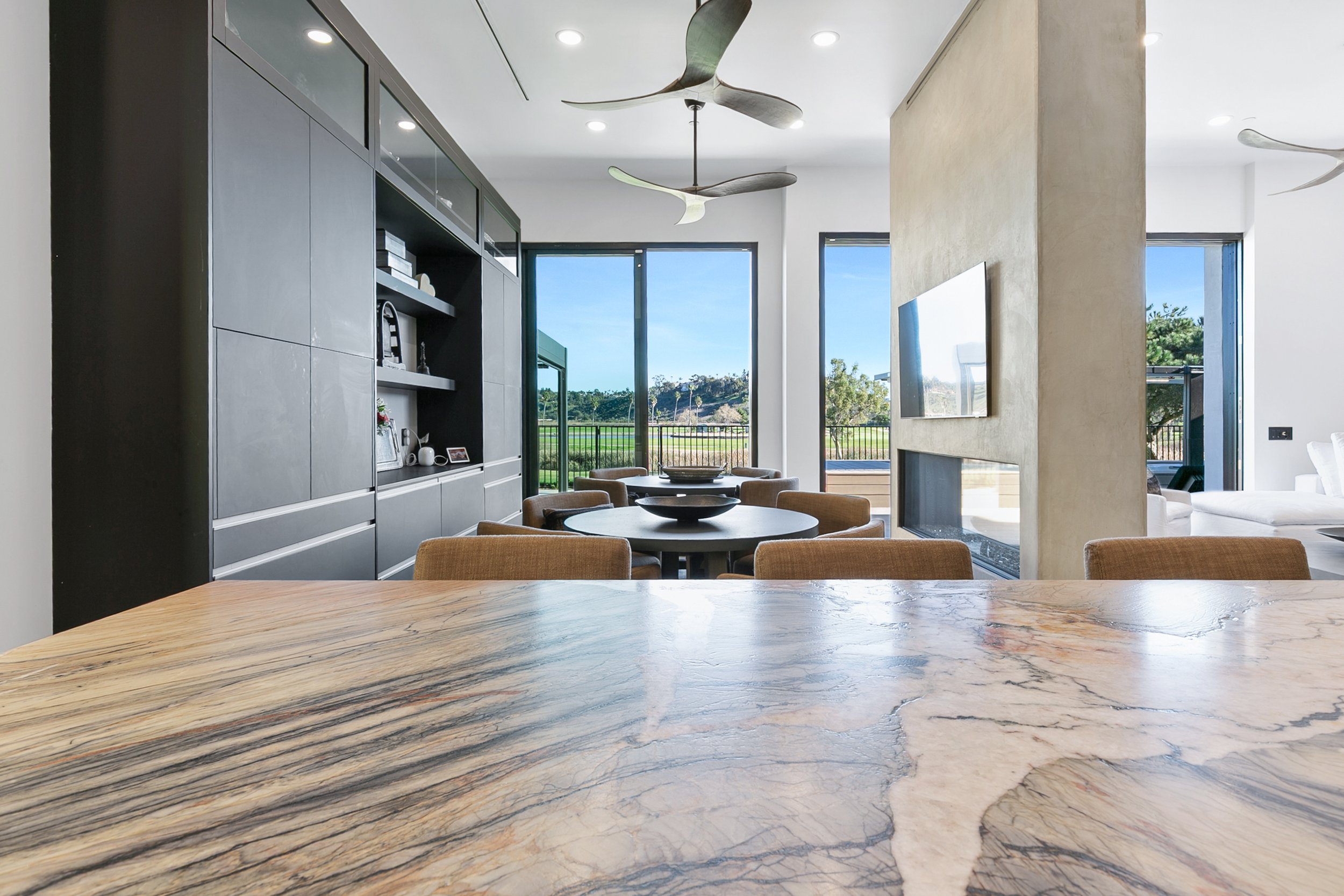 26-11-1 3919 Avenida Brisa FINAL-25 copy.jpg