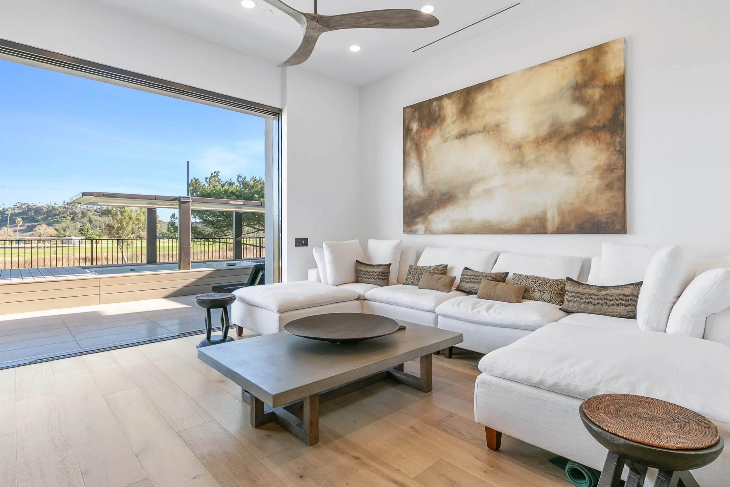 26-11-1 3919 Avenida Brisa FINAL-32 copy.jpg